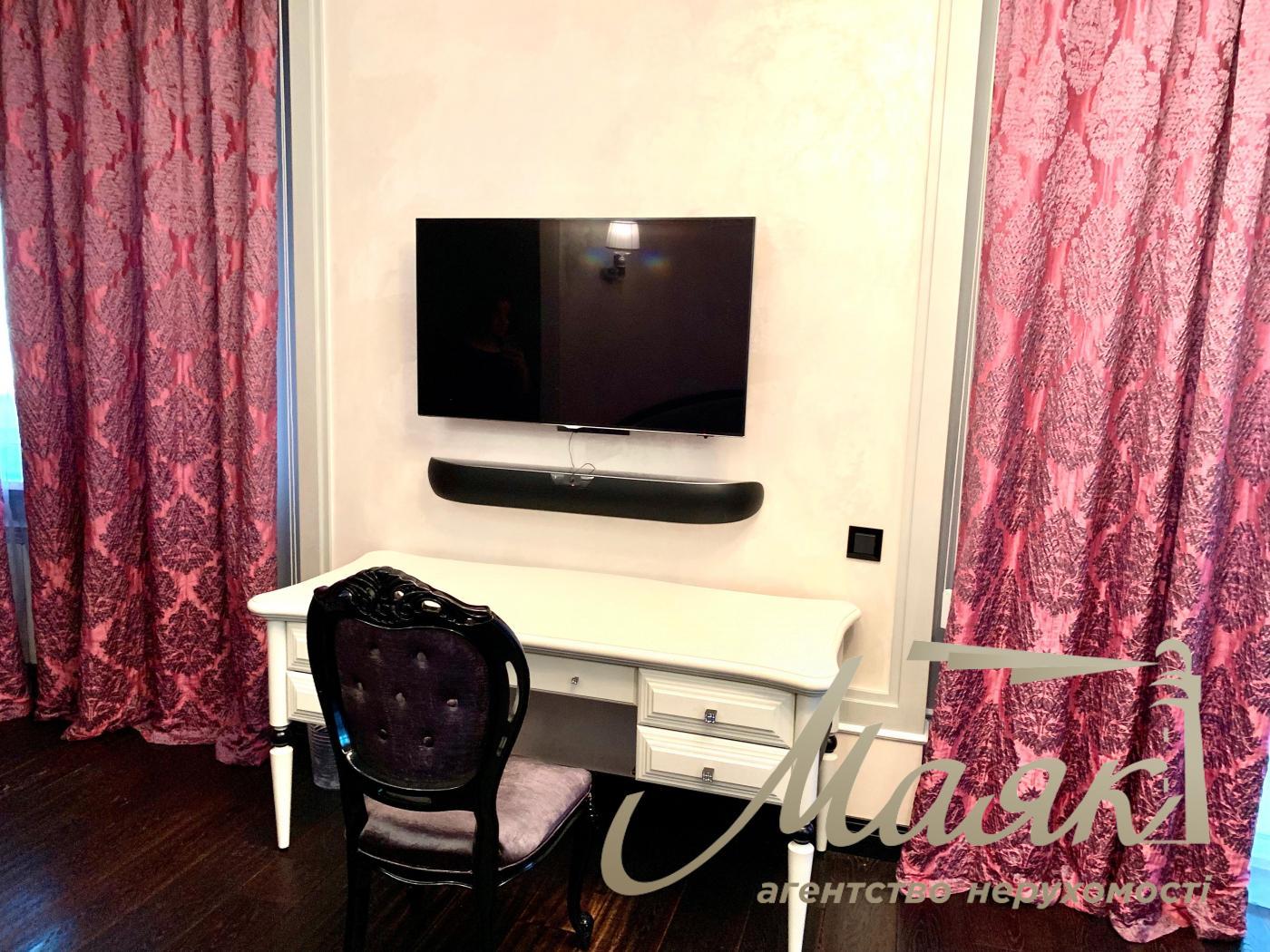 Продаж пентхауса 355м2, вул. Срібнокільська, 12, Позняки