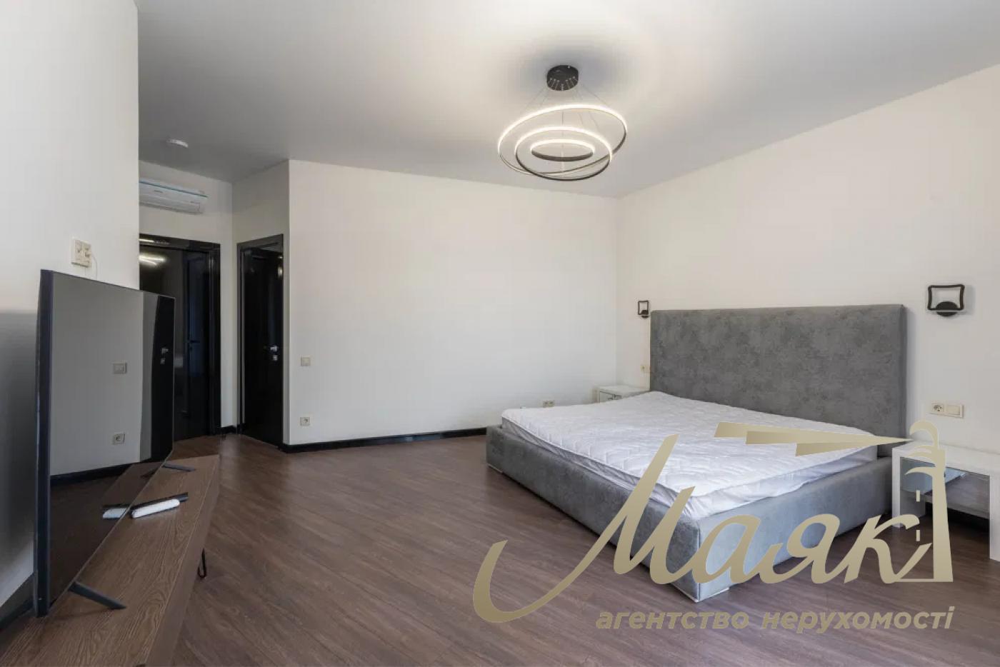 Rent 4-bedroom apartment in Residential Complex Busov Hill, Buslovskaya str. 12, Pechersk.