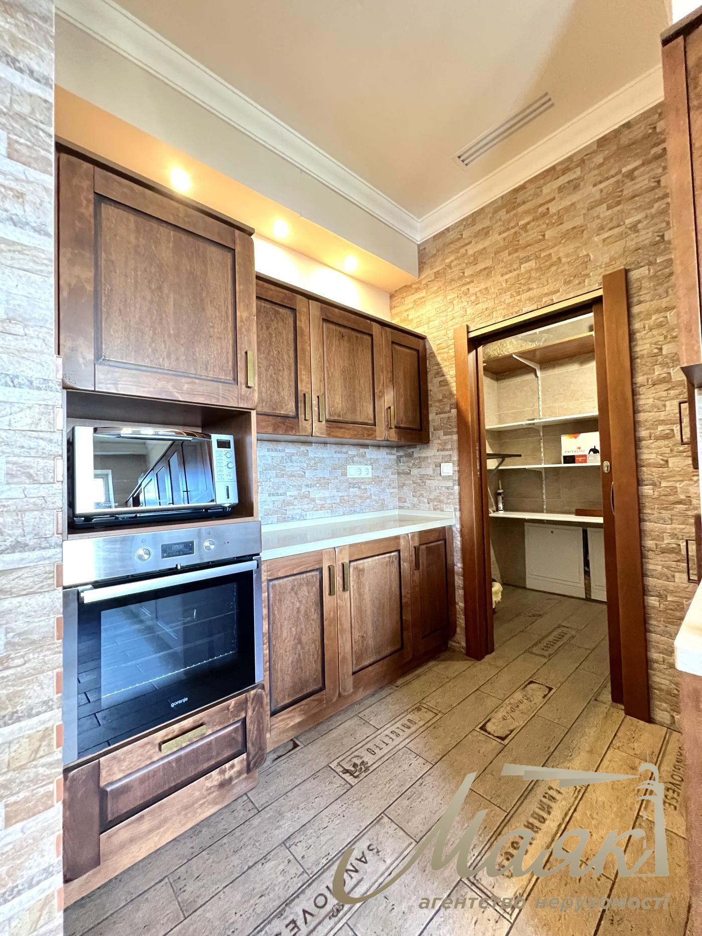 Office for rent 180m2, Ivan Mazepa street 16