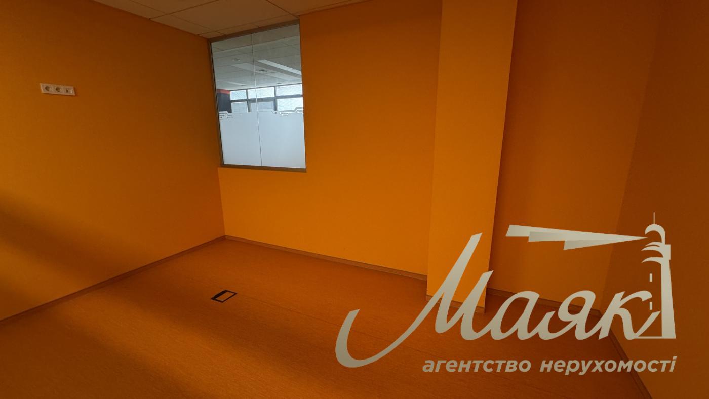 Office for rent 311 m2 in BC on Obolon, Avtozavodskaya str, Kurenevka
