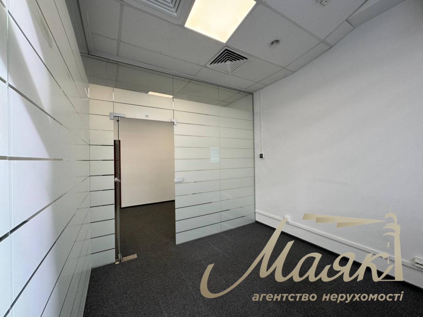 Office for rent 924m2 in BC Merx, Leipzigskaya St., Pechersk