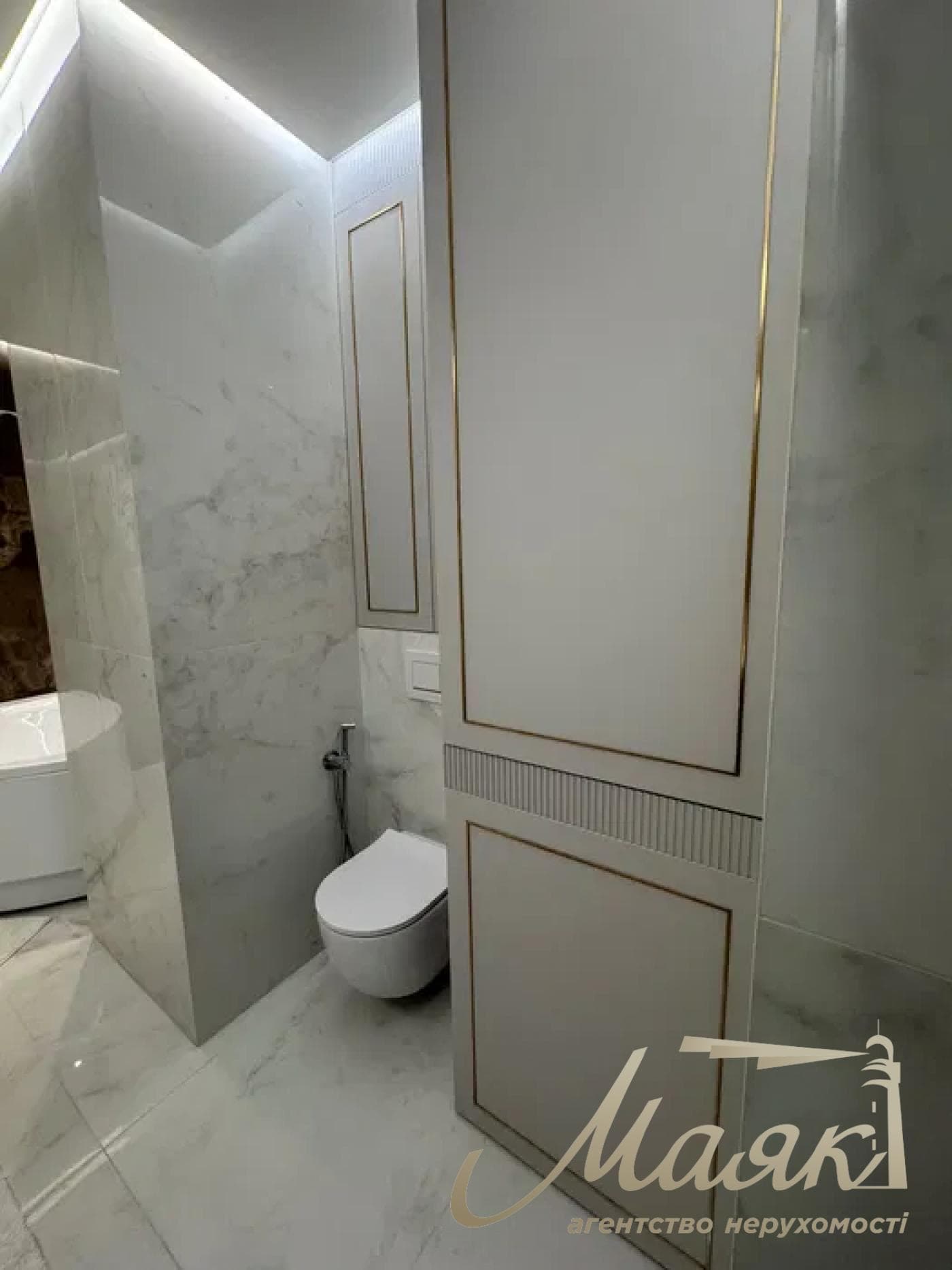 Rent 3k apartment in LCD Barvinok, Dniprovsky district, invertor