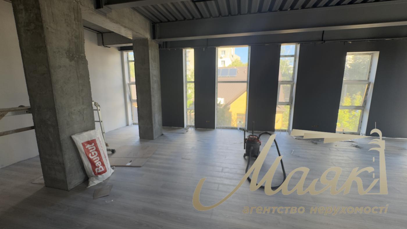 Office for rent 560 m2 on Grigory Kochura str., Solomensky district.