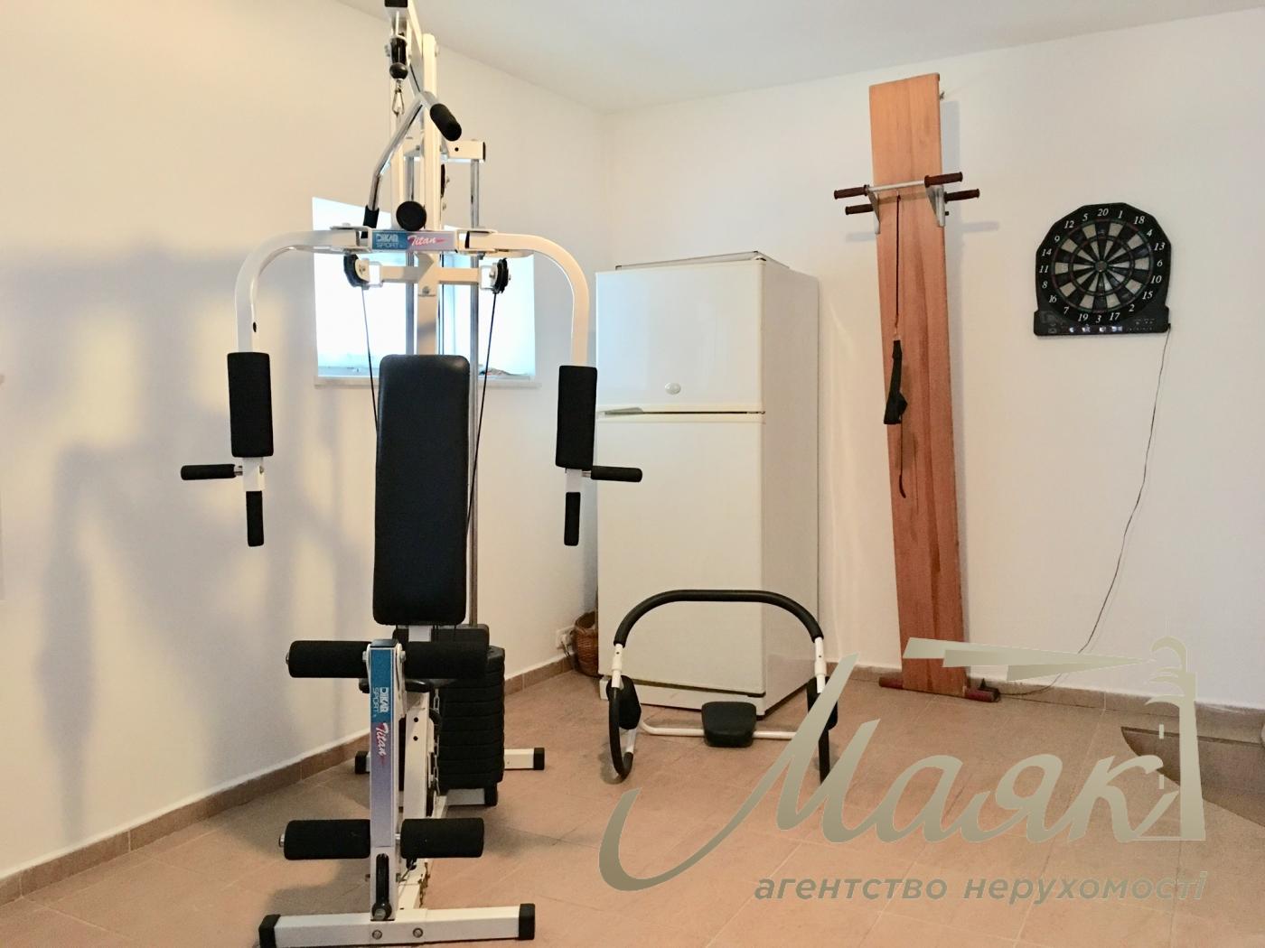 Rent 3-storey house 492,7m2, Lesniki