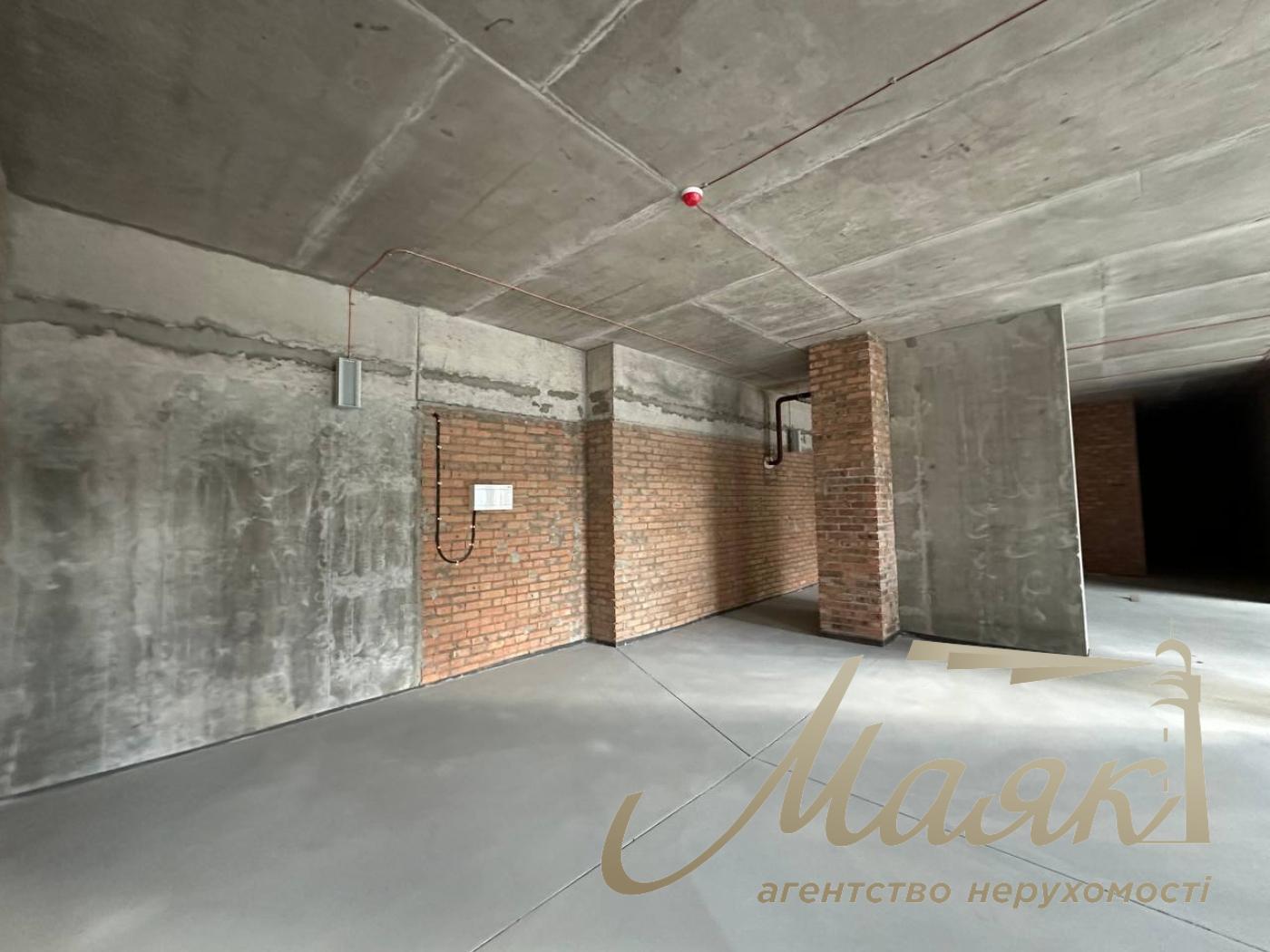 Оренда фасадного приміщення 155м2 у ЖК TRIIINITY, вул. Барбюса Анрі