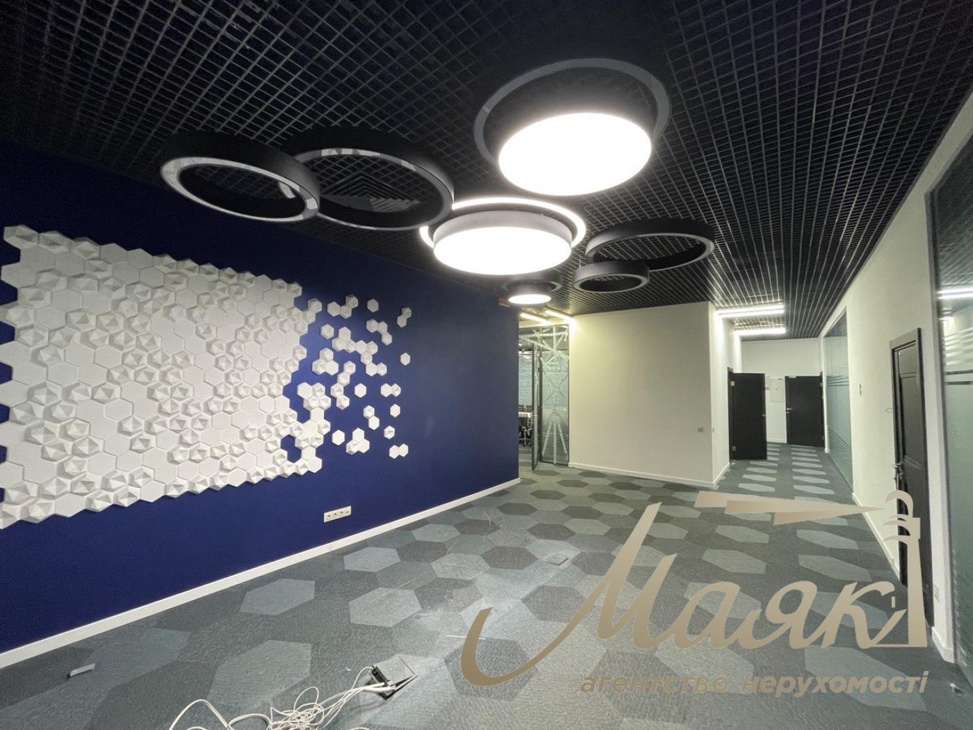 Office rent 1200m2 in the business center, st. Lavrskaya