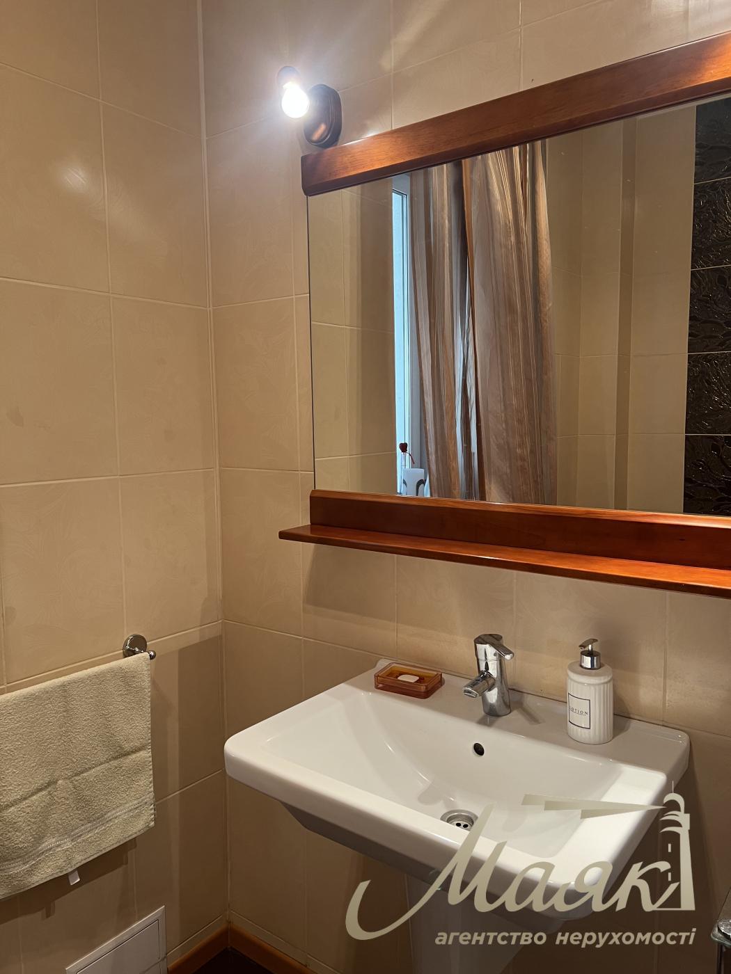 Rent of a 3-storey house 460m2, Goloseevsky district, Myshelovka.