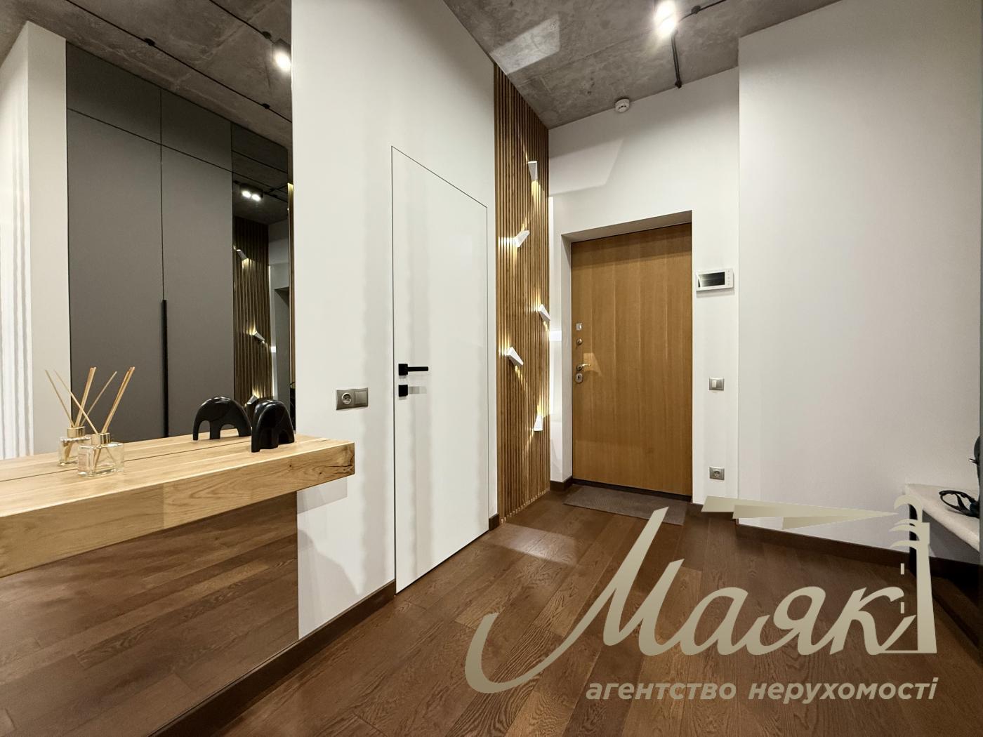 Rent 3-room apartment in LCD Novopecherskie Lipki str. Andriy Verkhoglyada (Mykhaila Dragomirov), 11-V