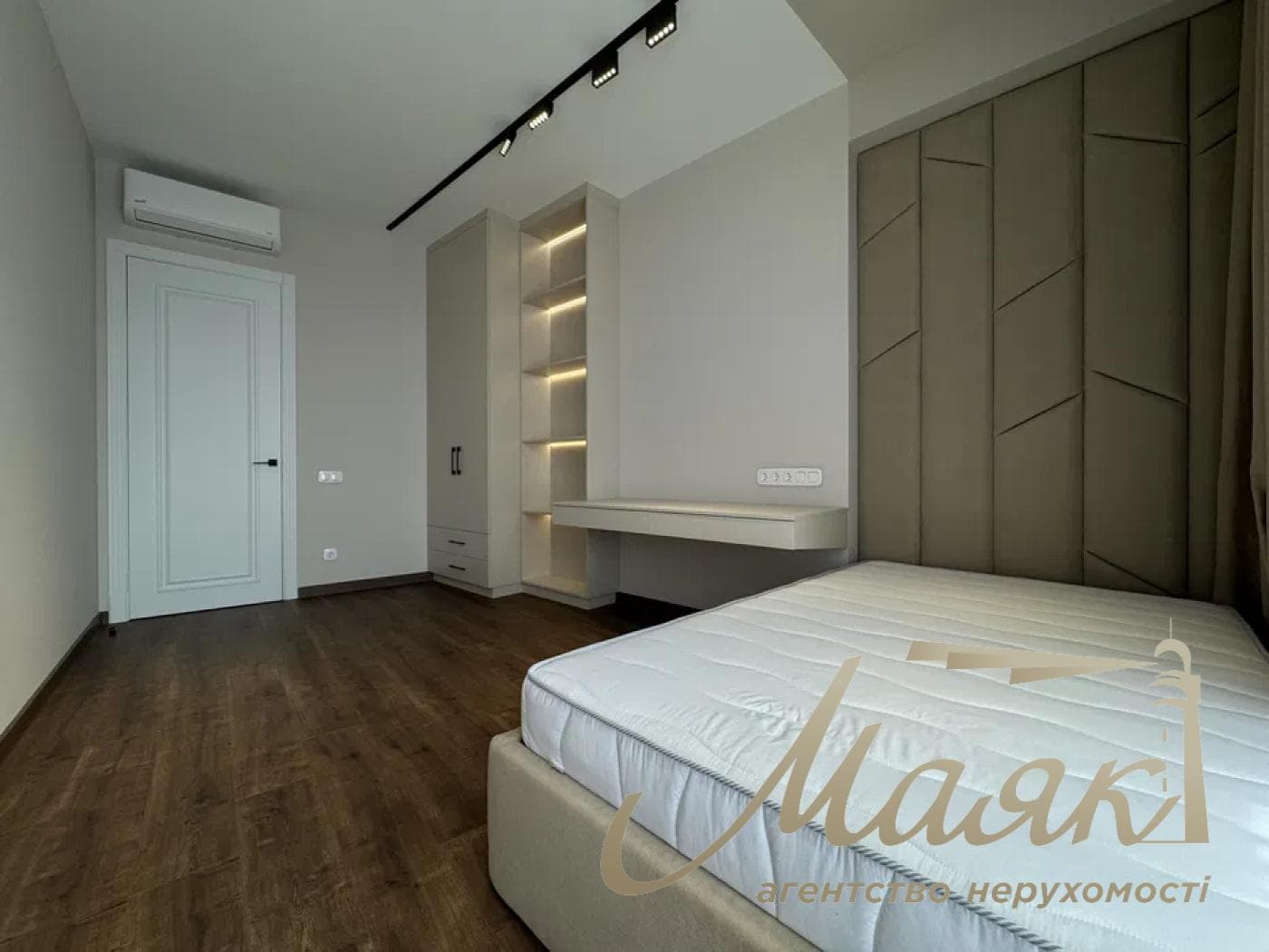 Rent a 4-room apartment (125 m²) in the "Busov Hill" residential complex