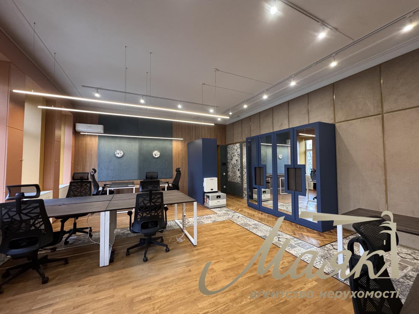 Аренда меблированного офиса 110 кв.м. на ул Владимирская 92