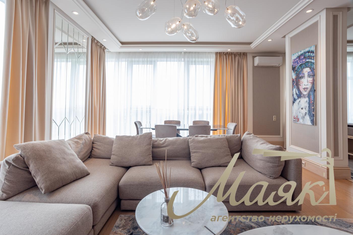Rent 3-bedroom apartment LCD Novopecherskie Lipki, Verkhoglyada street (Dragomirov)