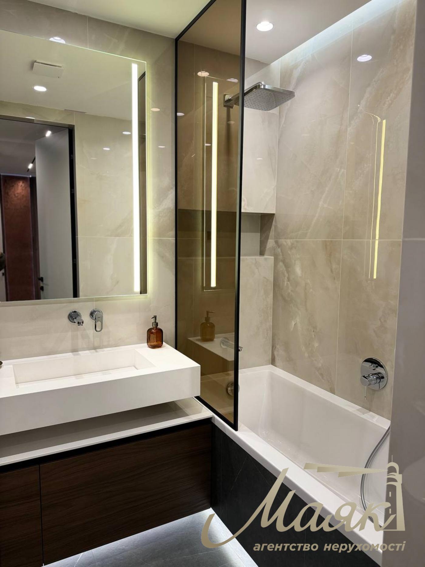 Продаж 2 кімнатної квартири, 80м2, Французький квартал 2, вул. Джона Маккейна.