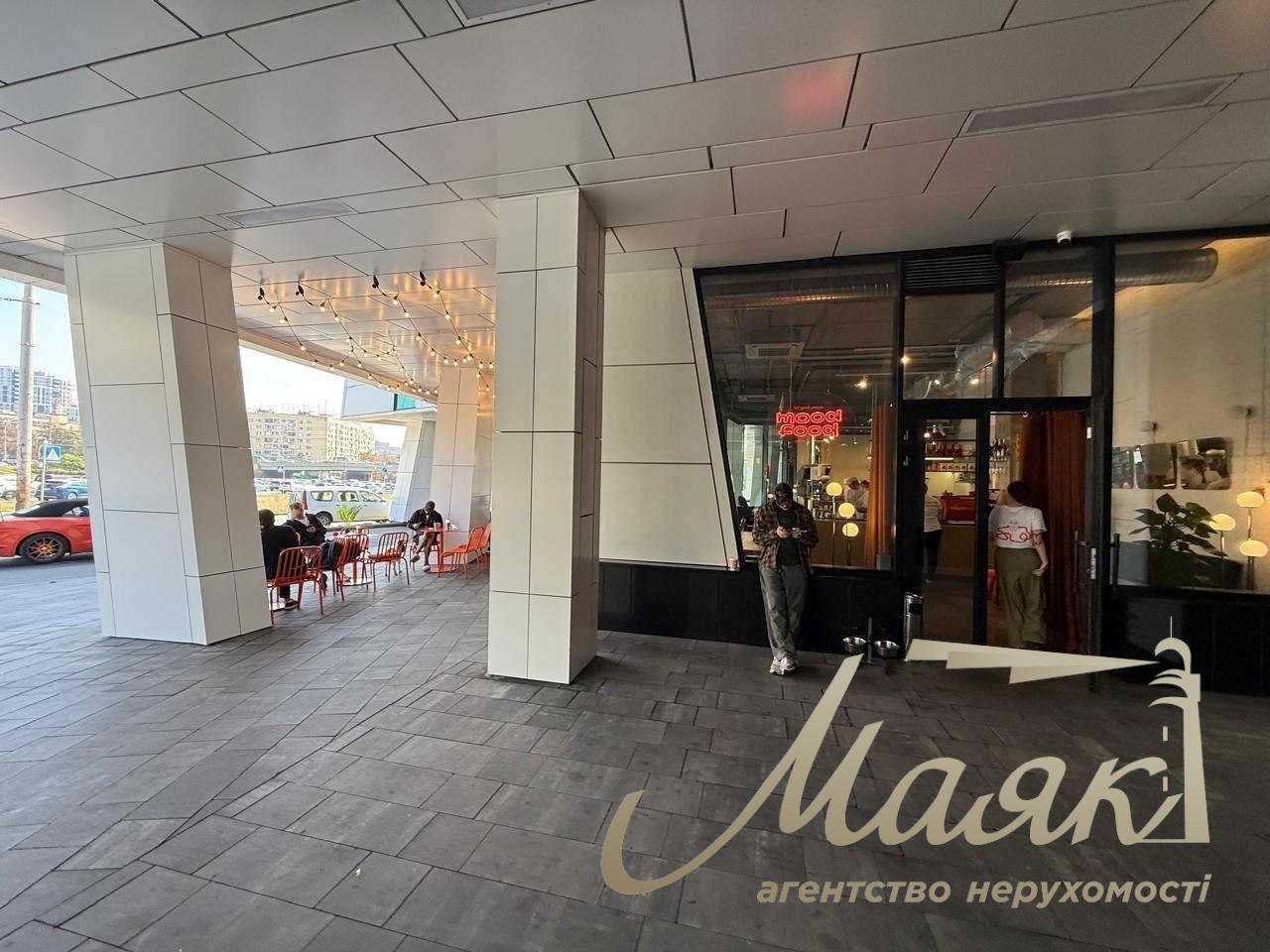 Аренда фасада 120м2 ЖК Манхеттен Сити, КПИ