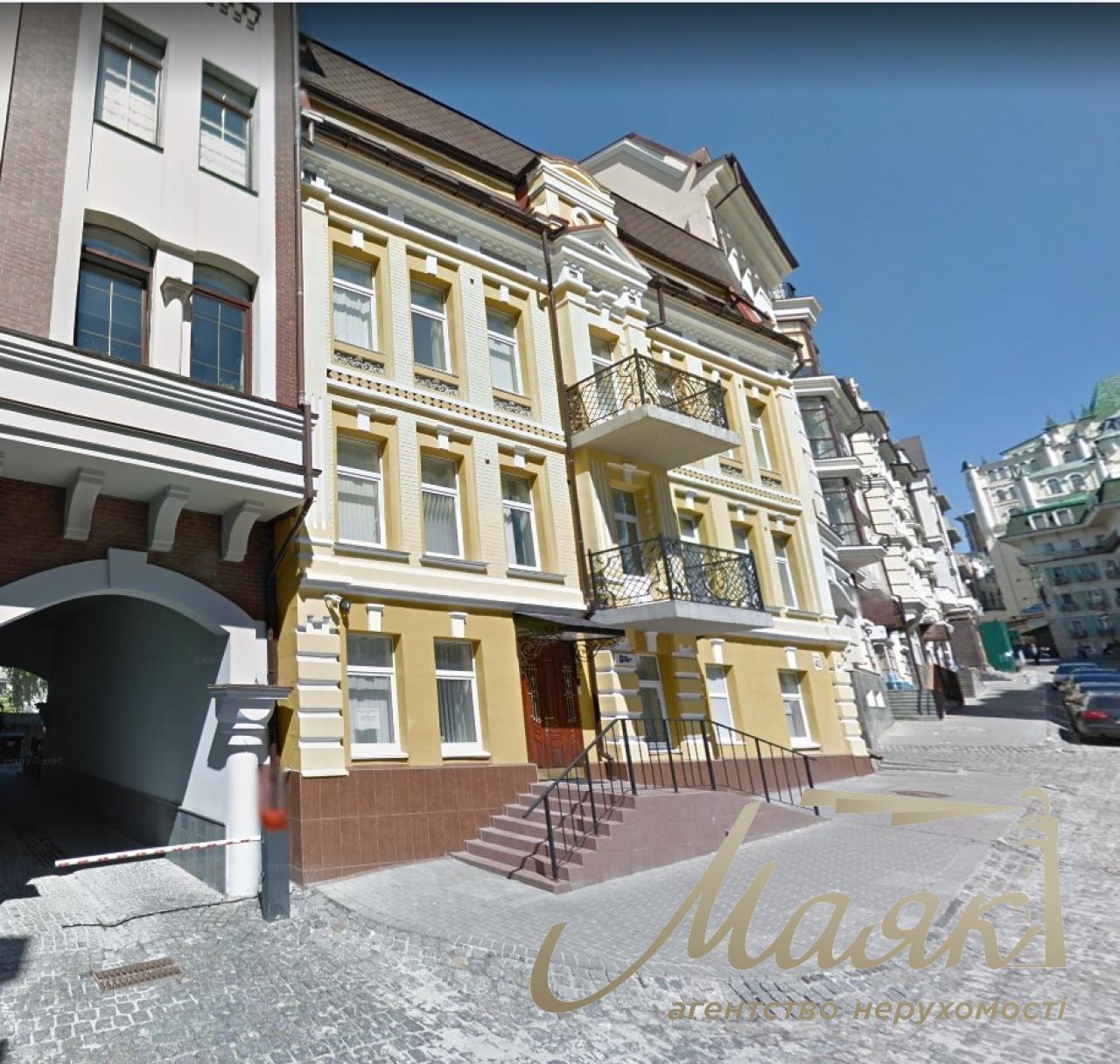 Stylish office building for sale in the elite microdistrict "Vozdvizhenka" Podil, Center, Kyiv