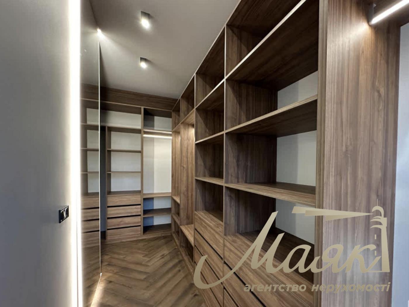 Продажа 2х-этажного дома  200м2 в с. Ходосовка в КГ "Нова Ходосовка" , Киево-Святошинский район