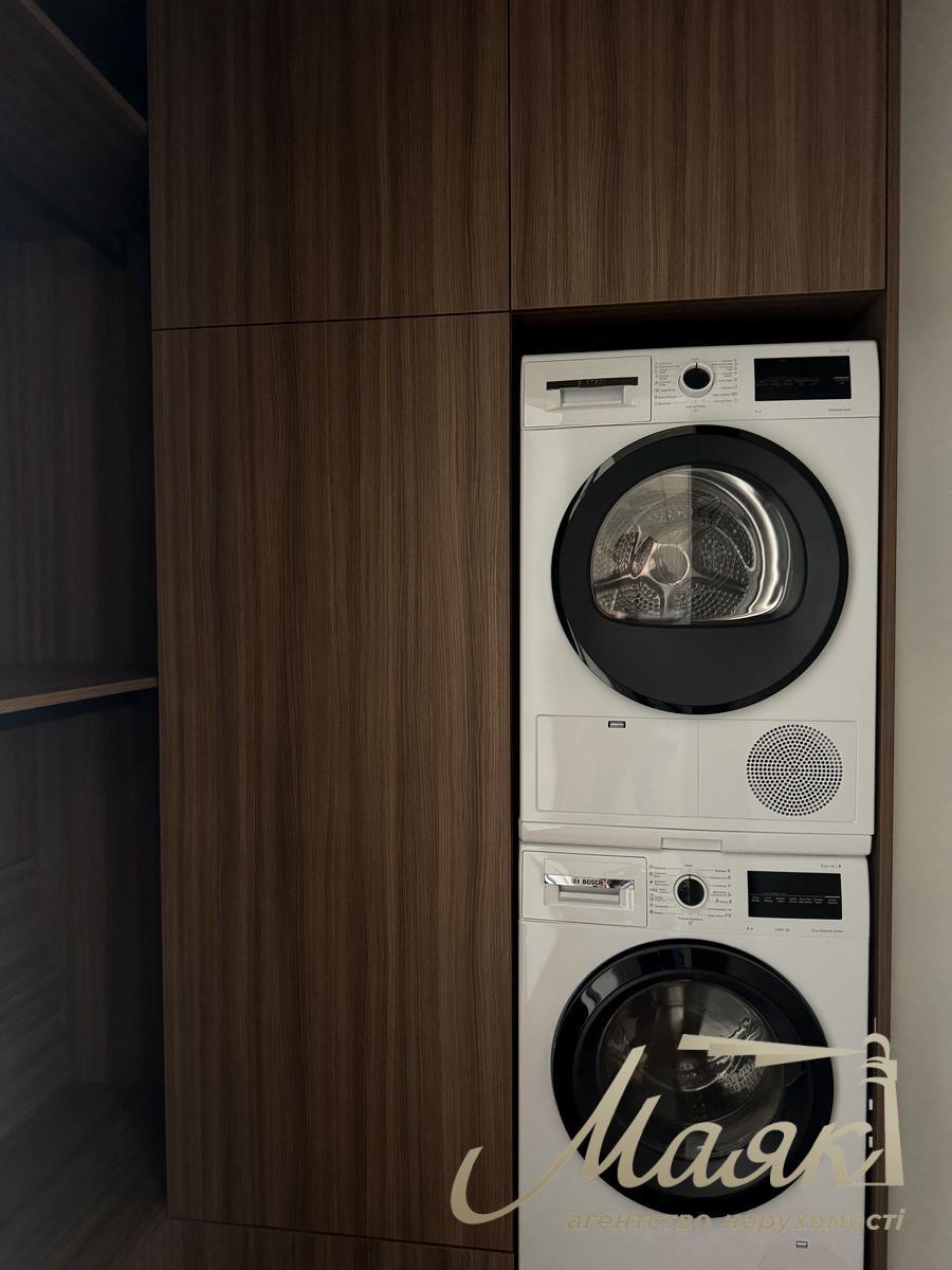 Rent 2-bedroom apartment in LCD Triiiniti Vasylia Tyutyunnika str. 39