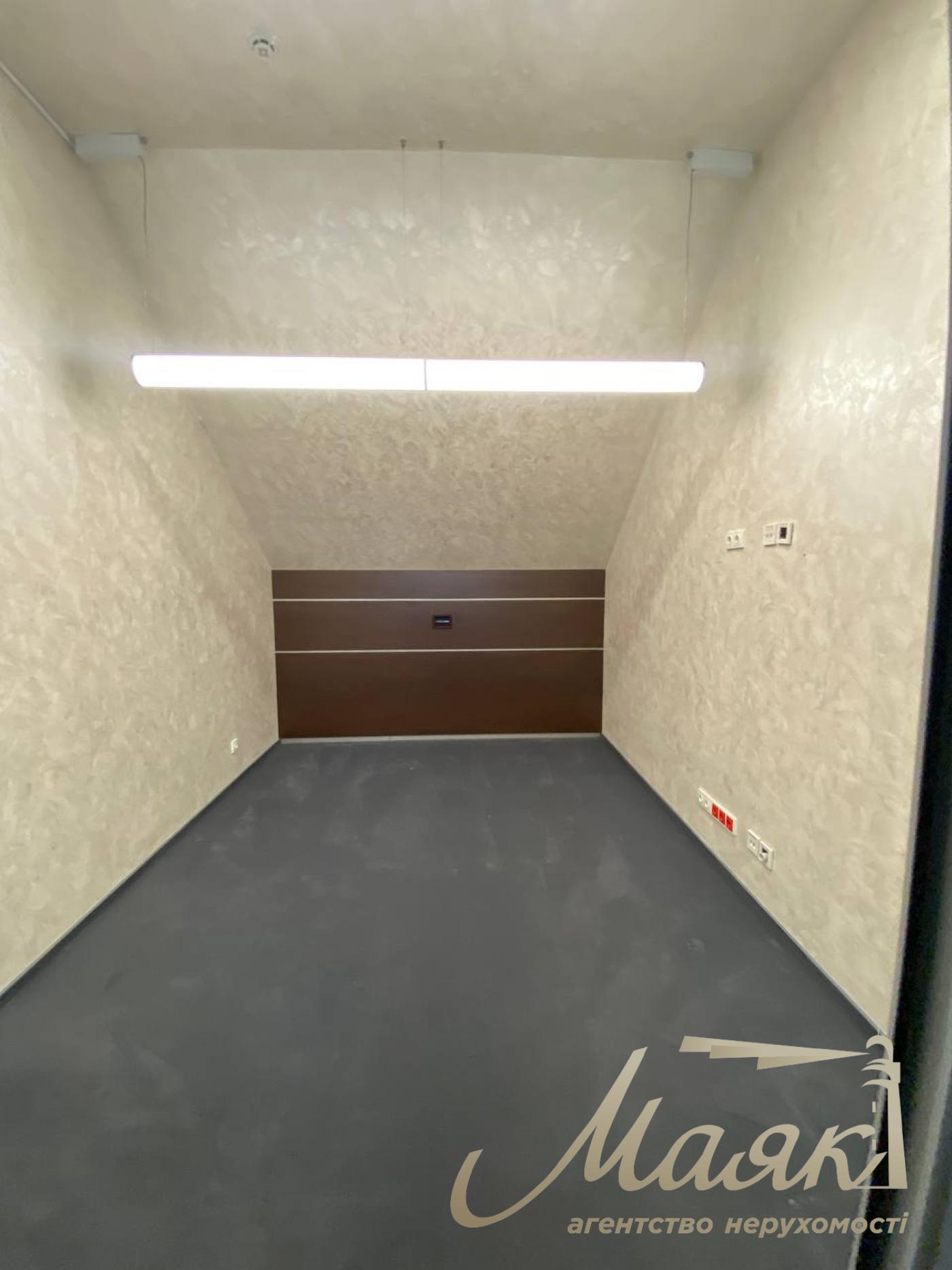 Rent commercial premises 500m2 in Pechersk