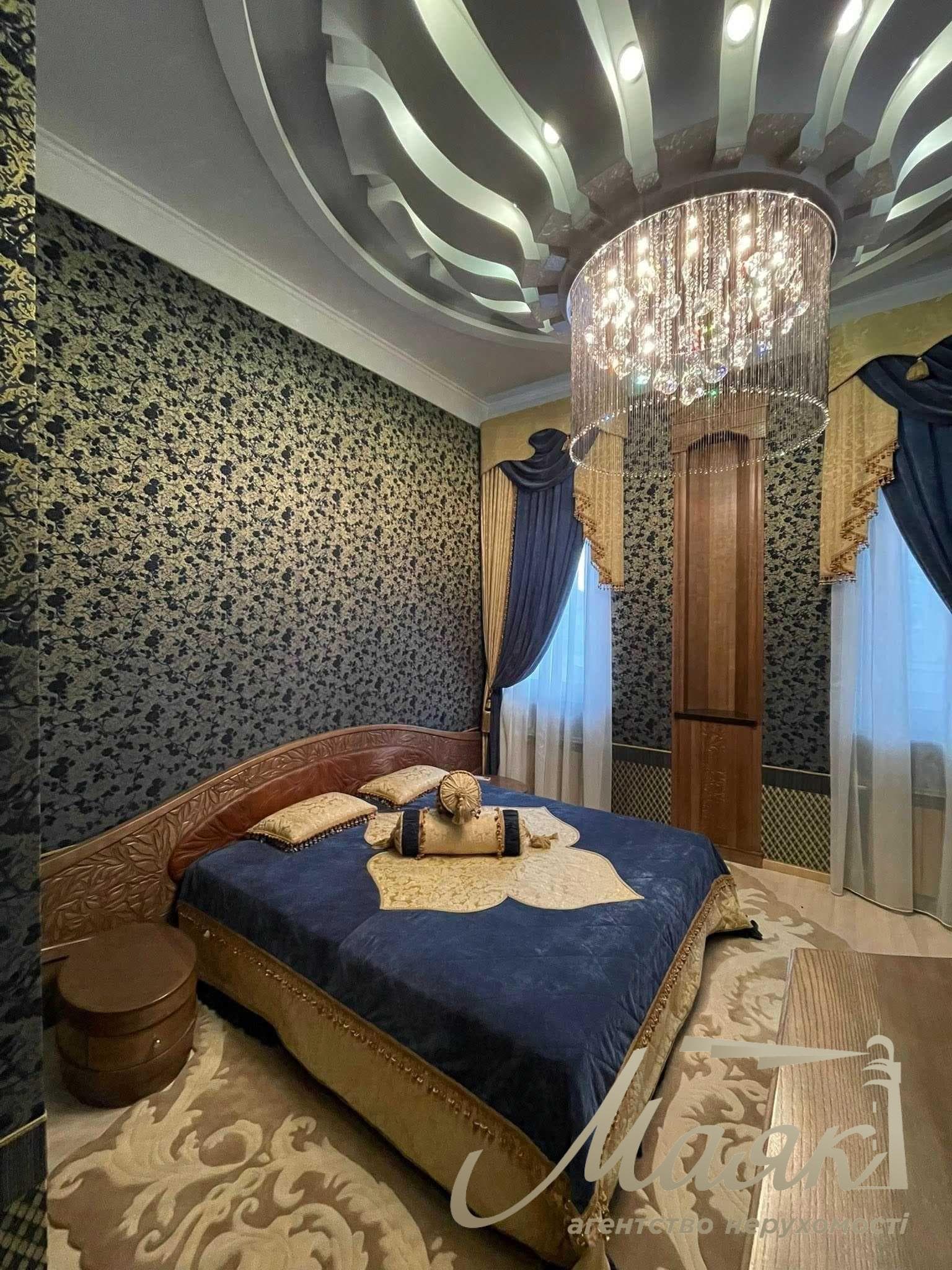 Luxury house for sale 420m2 in Obolonsky district of Kiev
