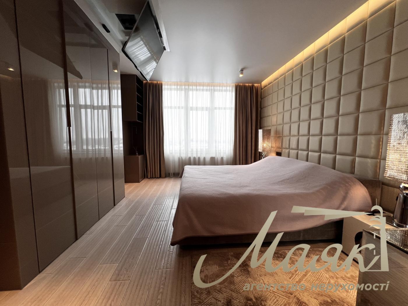 For sale 4-bedroom apartment, LCD Novopecherskie Lipki, 116.4m², Pechersk, Kyiv