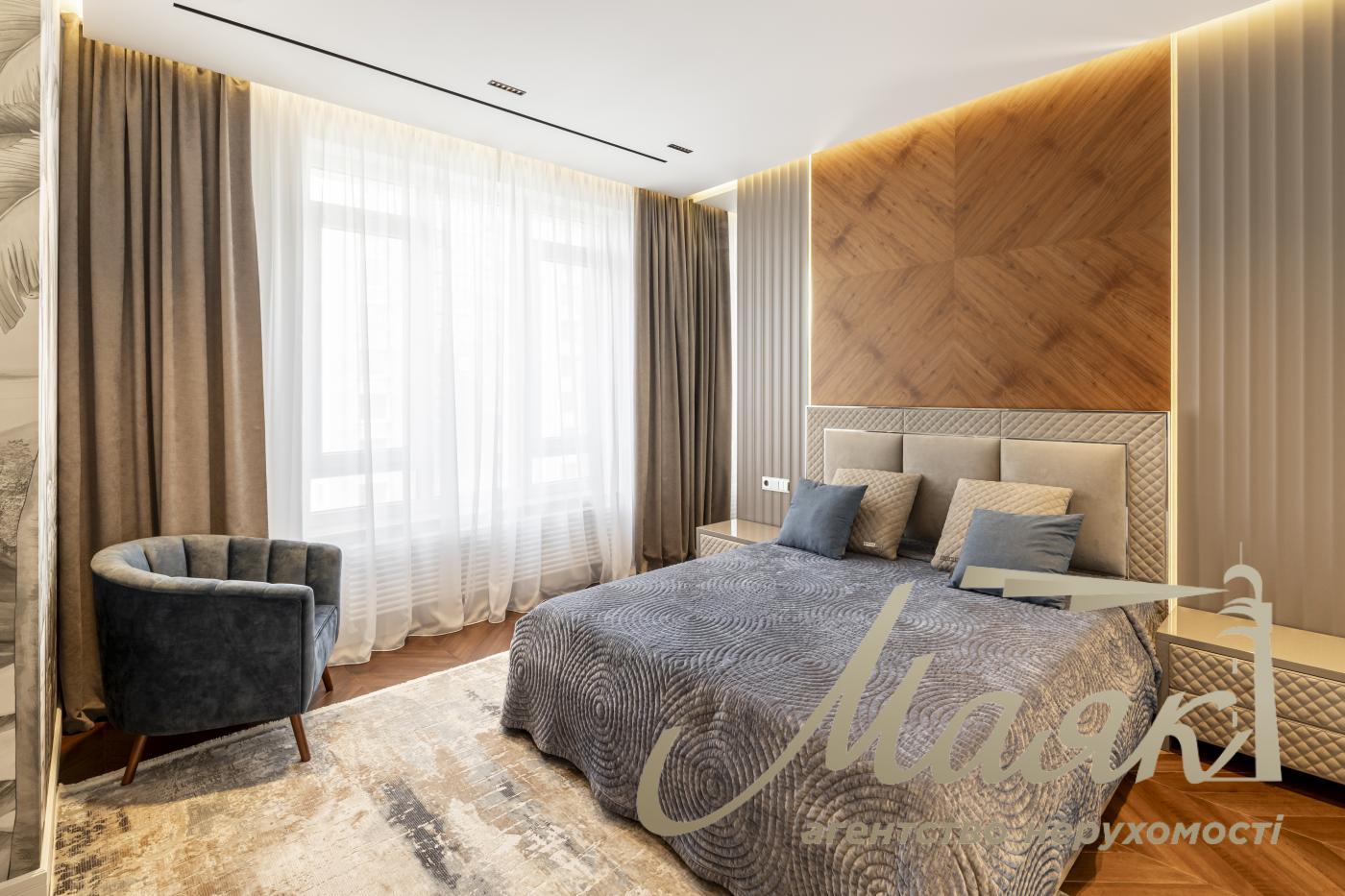 Продаж 3к квартири 122м2 в ЖК Бульвар Фонтанів, вул. Саперне Поле