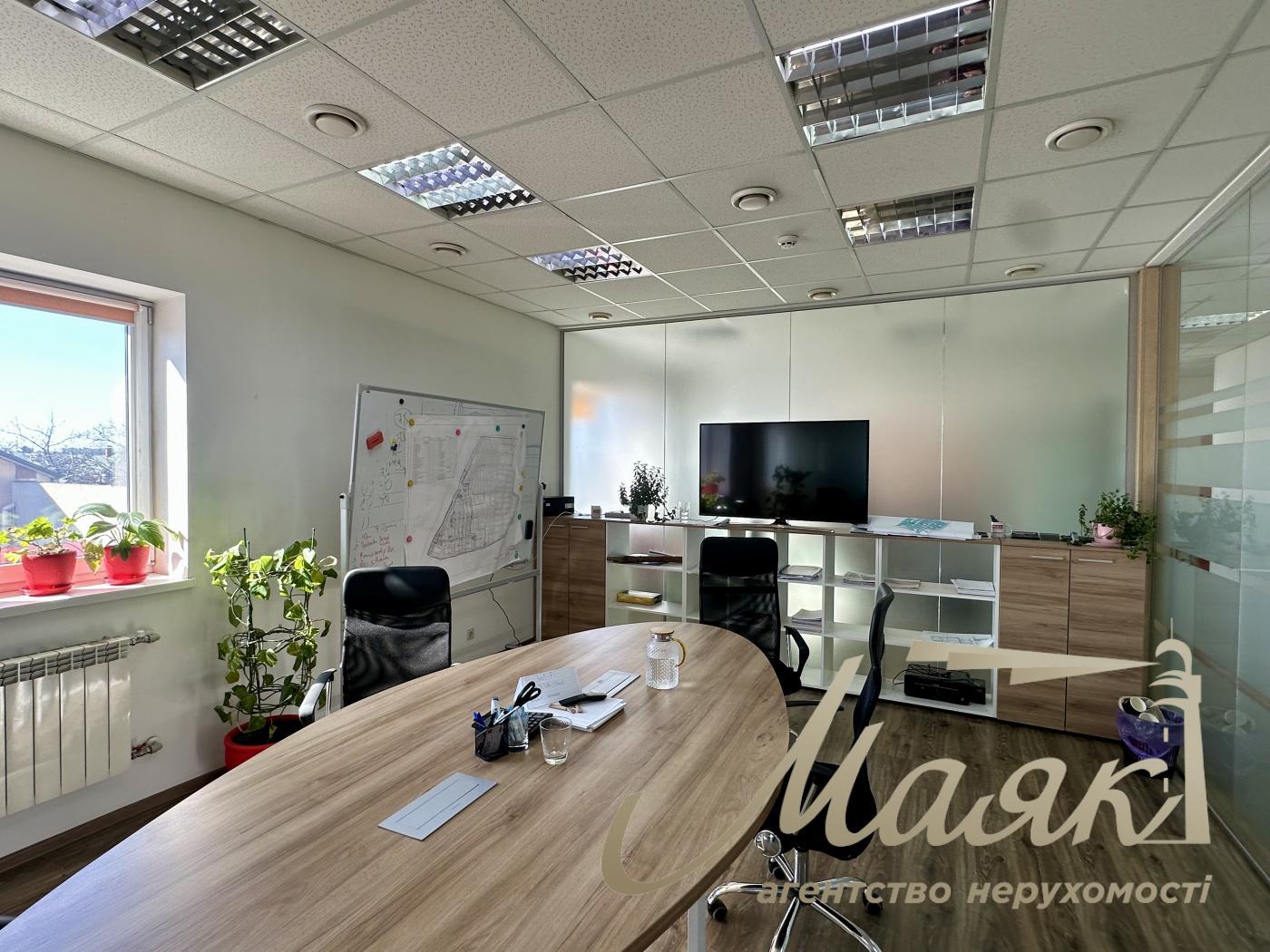 Rent a front building (656m2) on 7.5 hectares, Sadovaya street, with. Sofievskaya Borschagovka