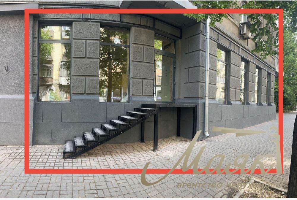 Оренда фасаду 147 м2, вул Інститутська, центр