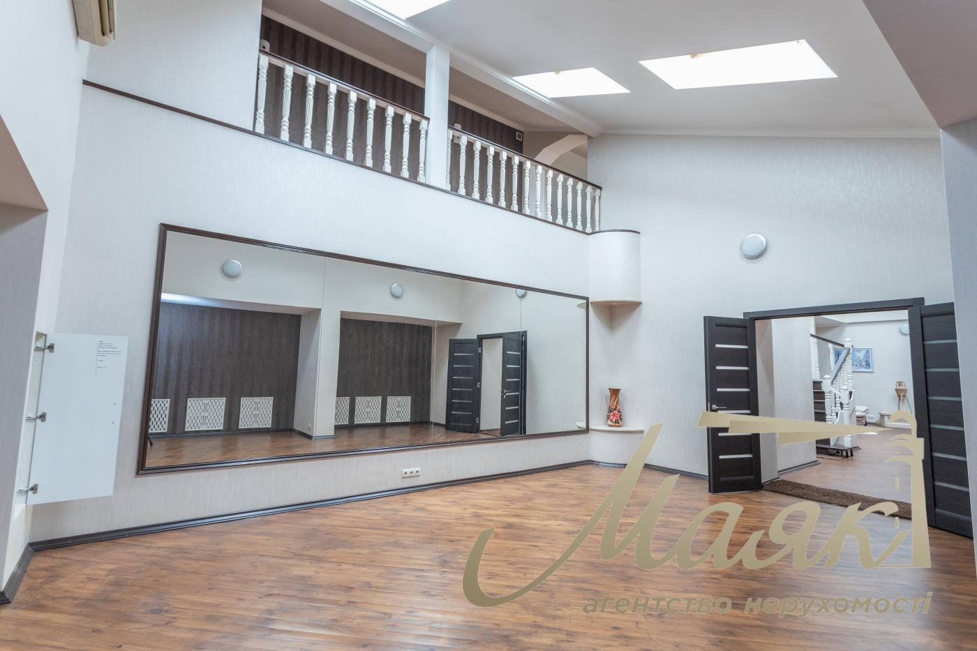 Продажа видового трехуровнего пентхауса 555м2, Ковпака 17, Нижний Печерск, метро Лыбедская