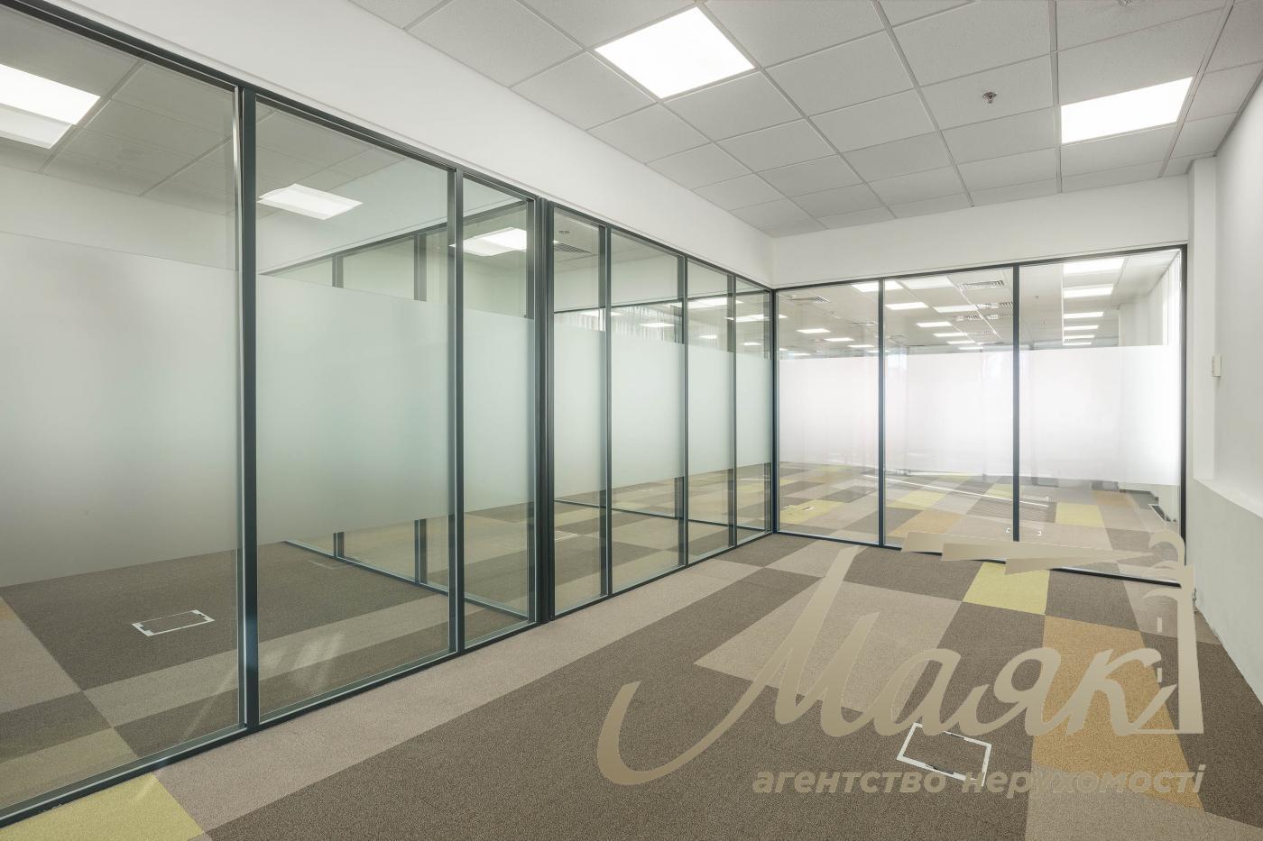 Оренда офісу 726м2 в БЦ Євразія, по вул.Жилянська 78, Центр.