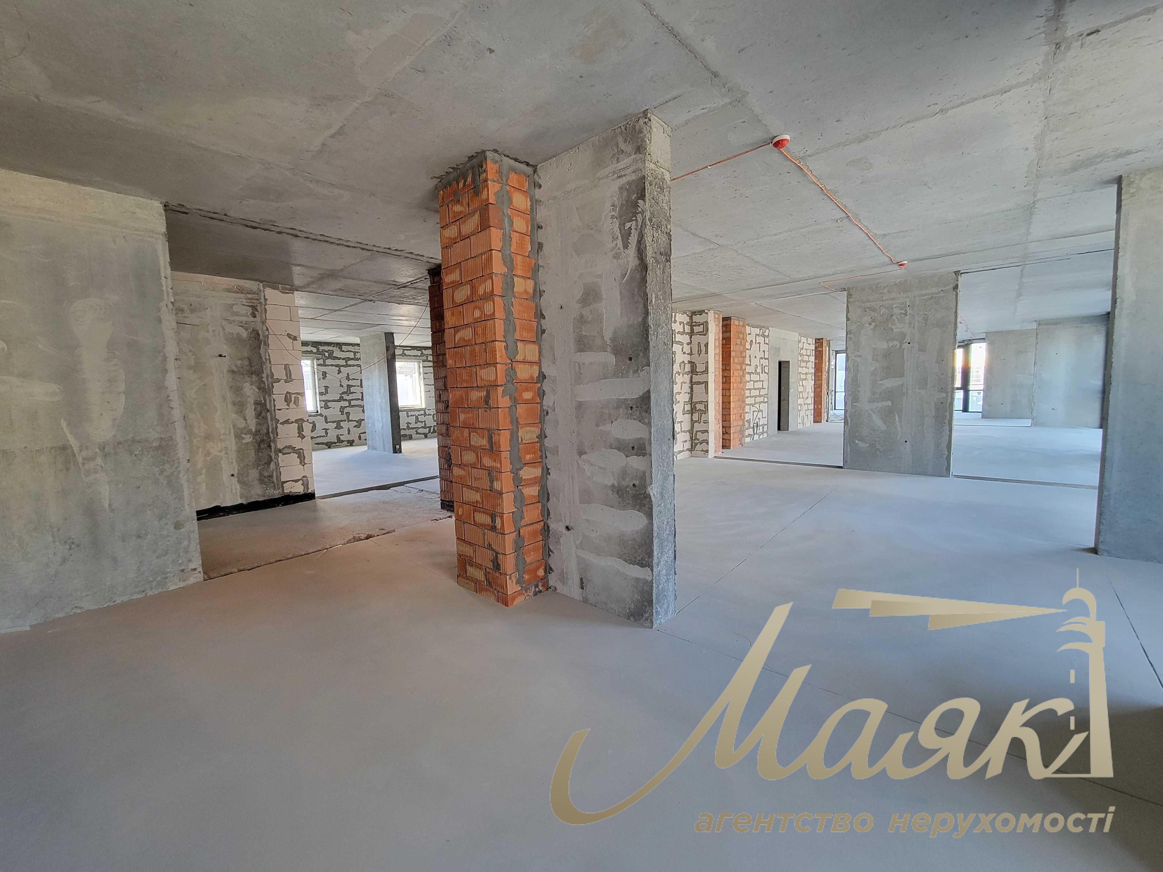 Rent Revutskogo 40B, Lebediny residential complex, Super facade, Kharkiv metro station.