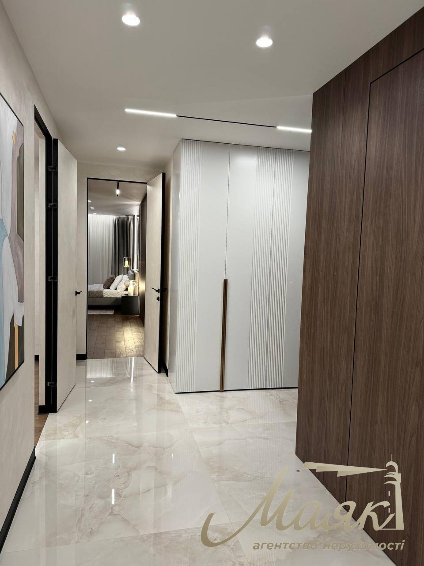 Продажа 3к квартиры  ЖК Французский Квартал-2 125м2