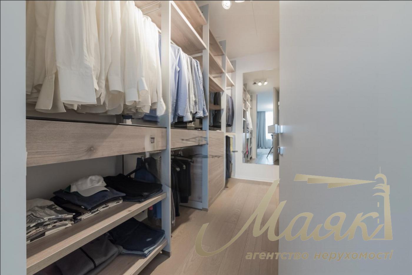 Rent 4-bedroom apartment 200m2 in LCD Novopecherskie Lipki, Andriy Verkhoglyada Street/Dragomirov Street, Pechersk, Kiev