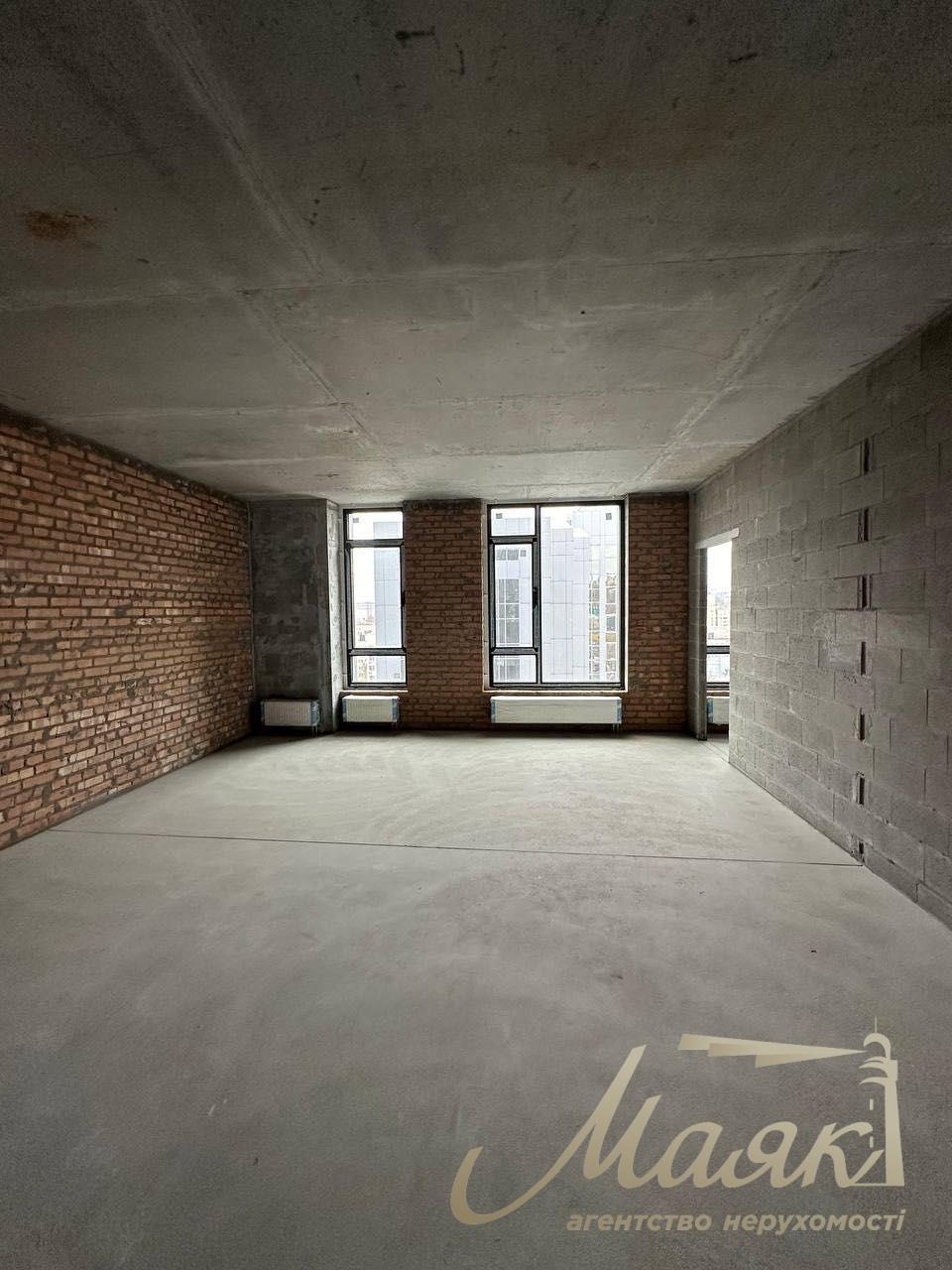 Продажа квартиры 100 кв.м. без ремонта в ЖК Тriiinity