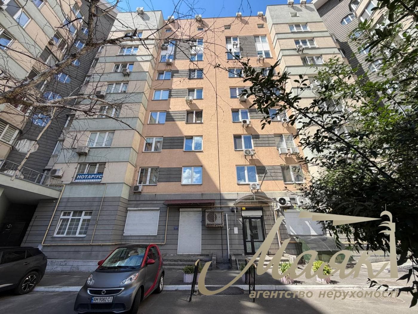 2-room apartment for rent at 4 Raisa Okipnaya Street, Levoberezhnaya.