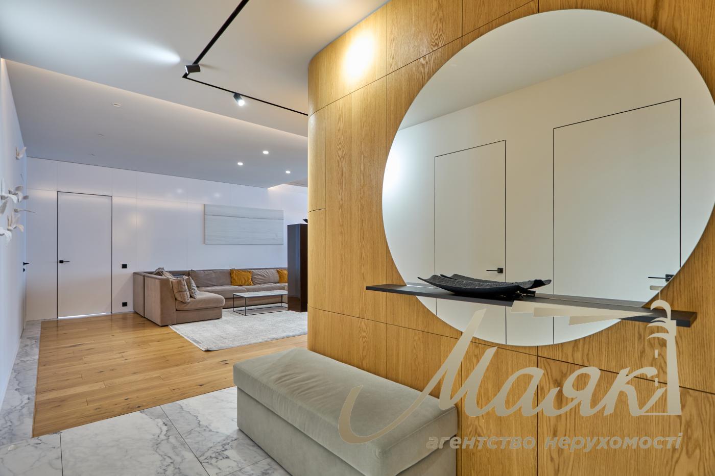 Rent 5-room apartment LCD Novopecherskie Lipki, Verkhoglyada street (Dragomirov)