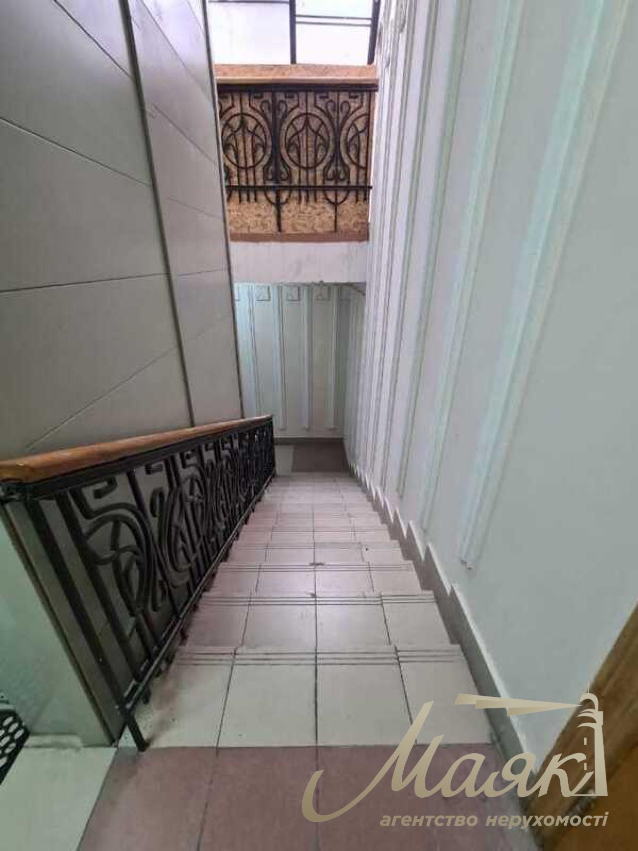 Sale of 2-level apartment 326 m2 st.Institutskaya 13/4 Khreshchatyk