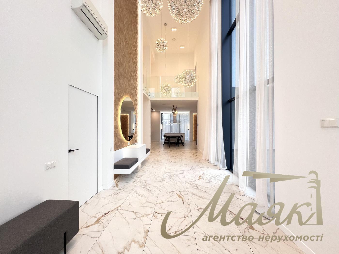 Оренда заміського будинку на Осокорках у котеджному містечку "Блакитна Лагуна"