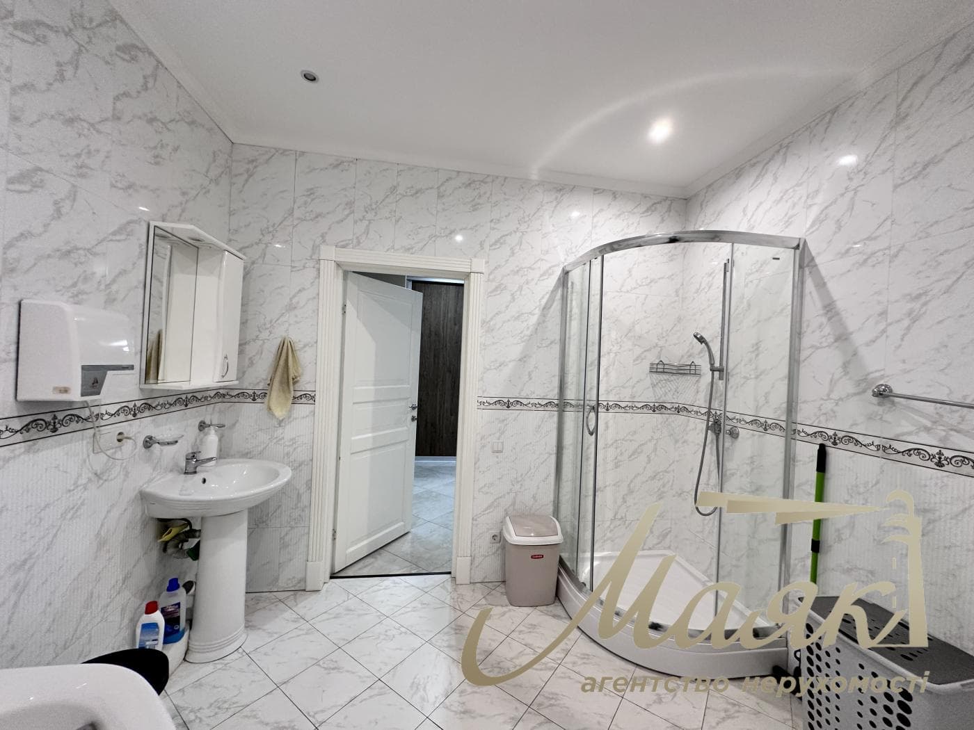 Продаж офісного приміщення площею 103 м², ЖК Botanic House, Печерськ