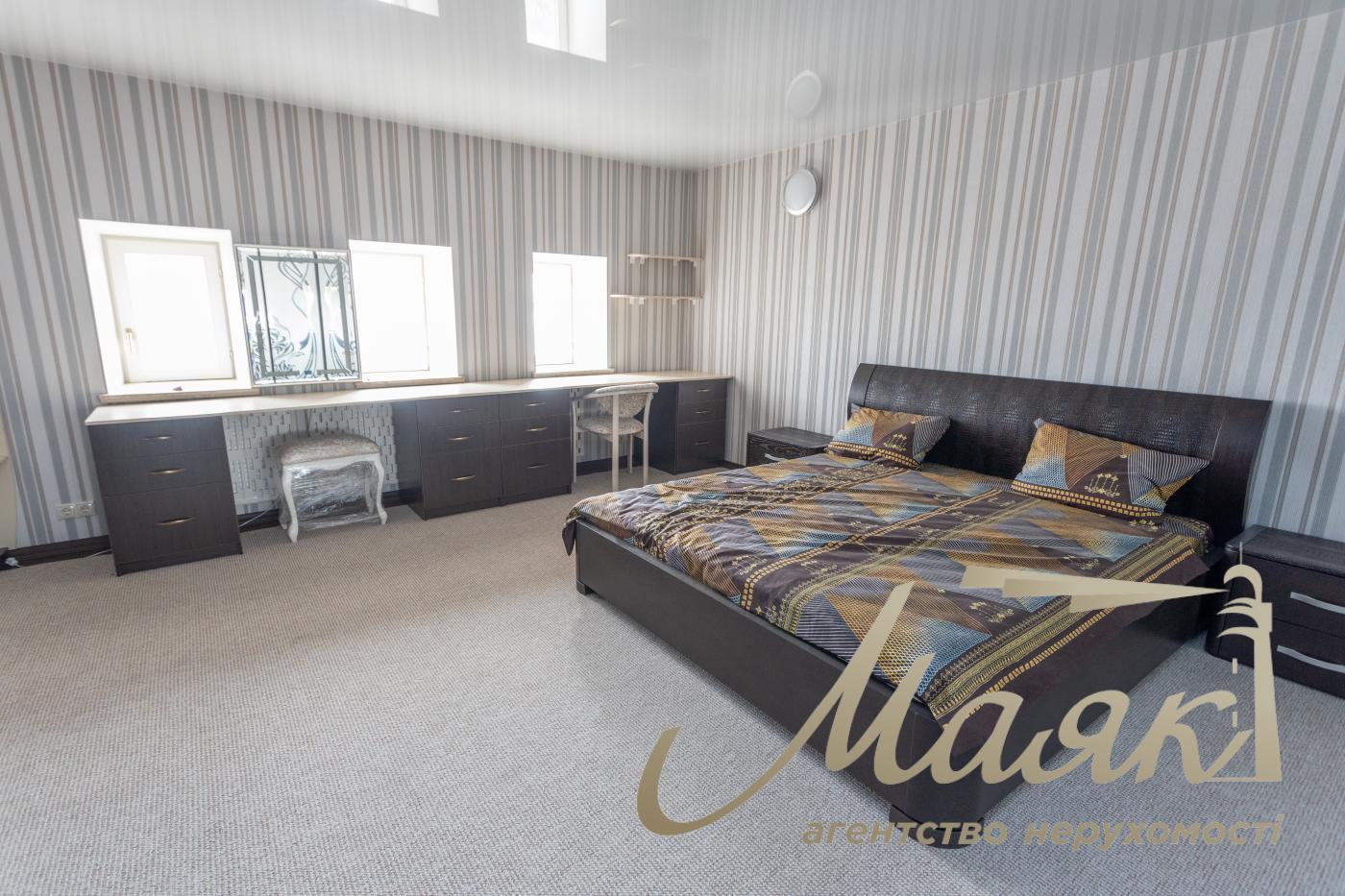 Продажа видового трехуровнего пентхауса 555м2, Ковпака 17, Нижний Печерск, метро Лыбедская