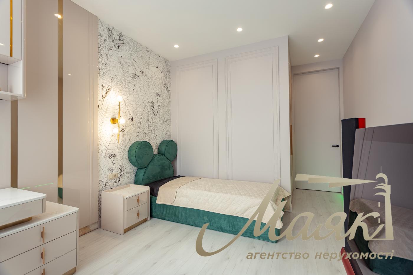 Продаж пентхауса 195 м² з терасою та дизайнерським ремонтом у ЖК Park Avenue VIP, Київ