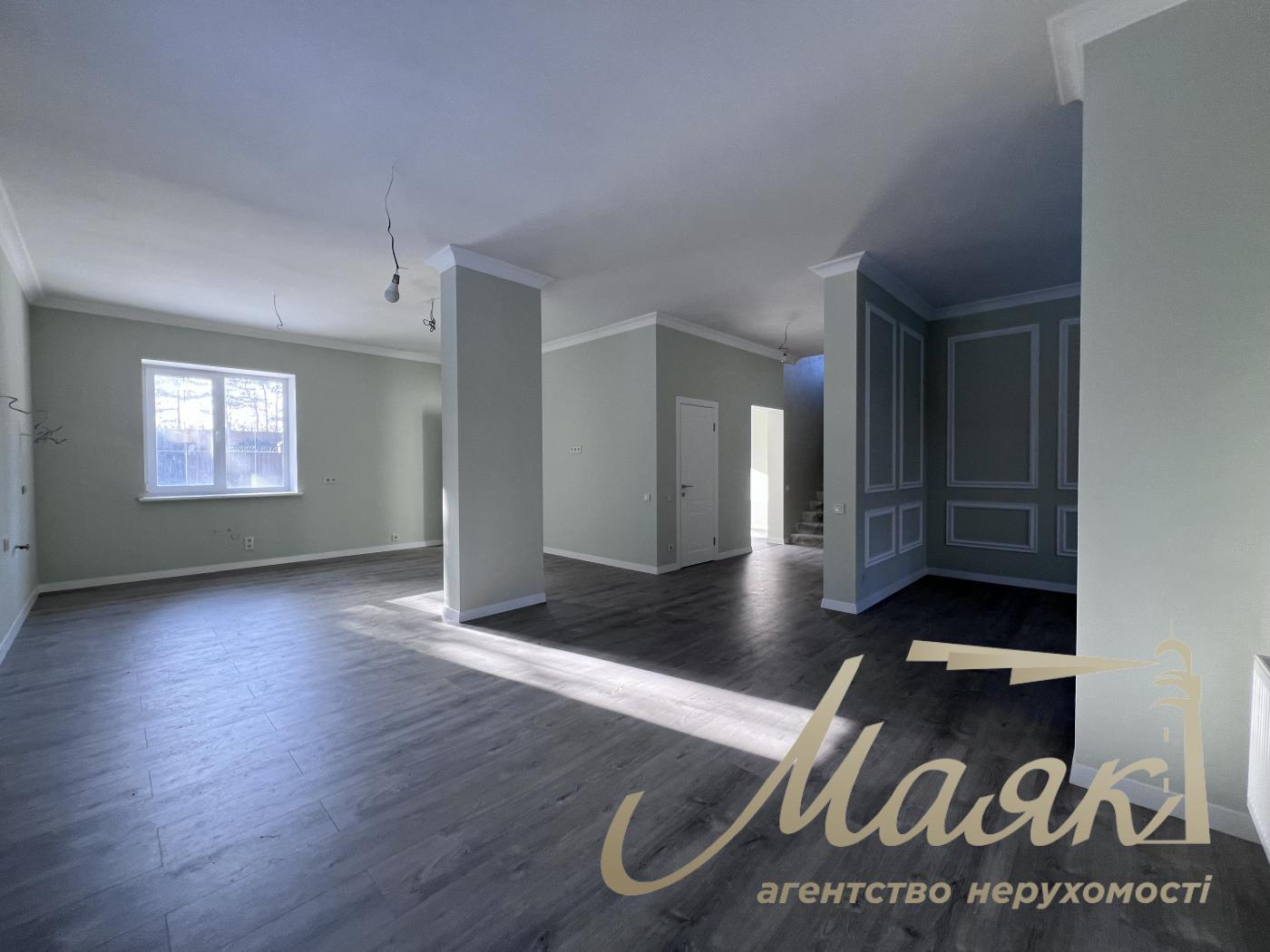 Продаж будинку в закритому КМ AlpenPark серед лісу