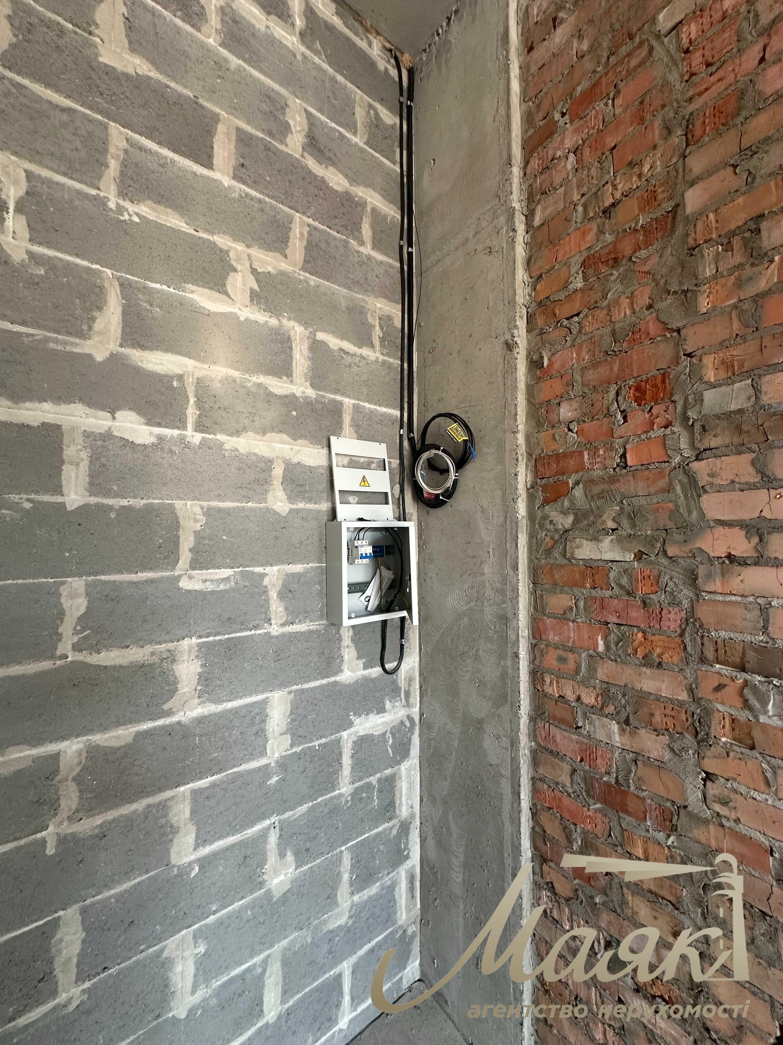 Оренда комерційного приміщення 99,1 м² в ЖК "Варшавський 2", вул. Крстерів, 14Б, Подільський район