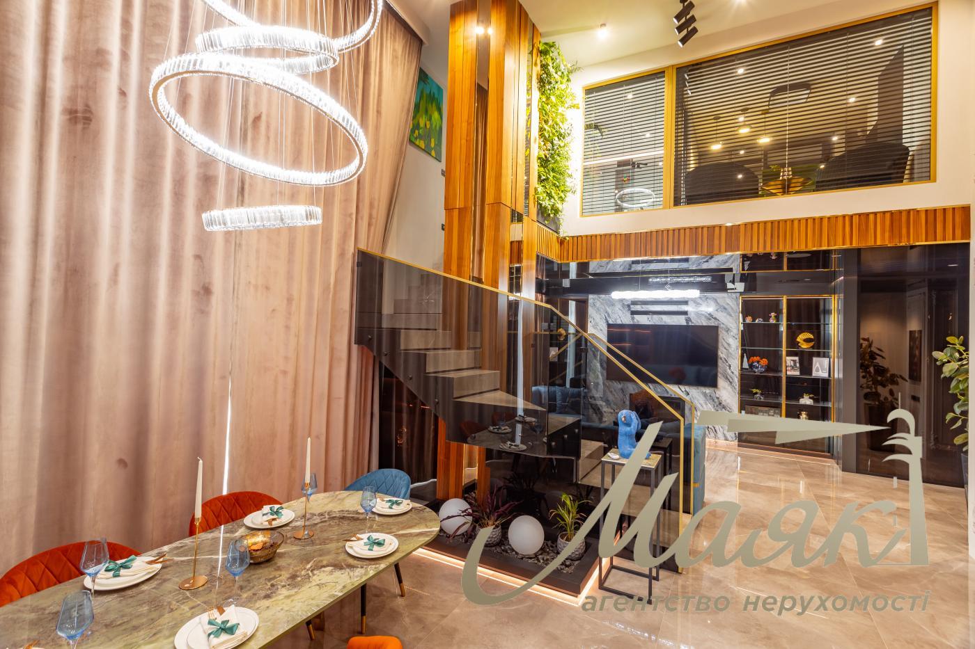 Продаж пентхауса 195 м² з терасою та дизайнерським ремонтом у ЖК Park Avenue VIP, Київ