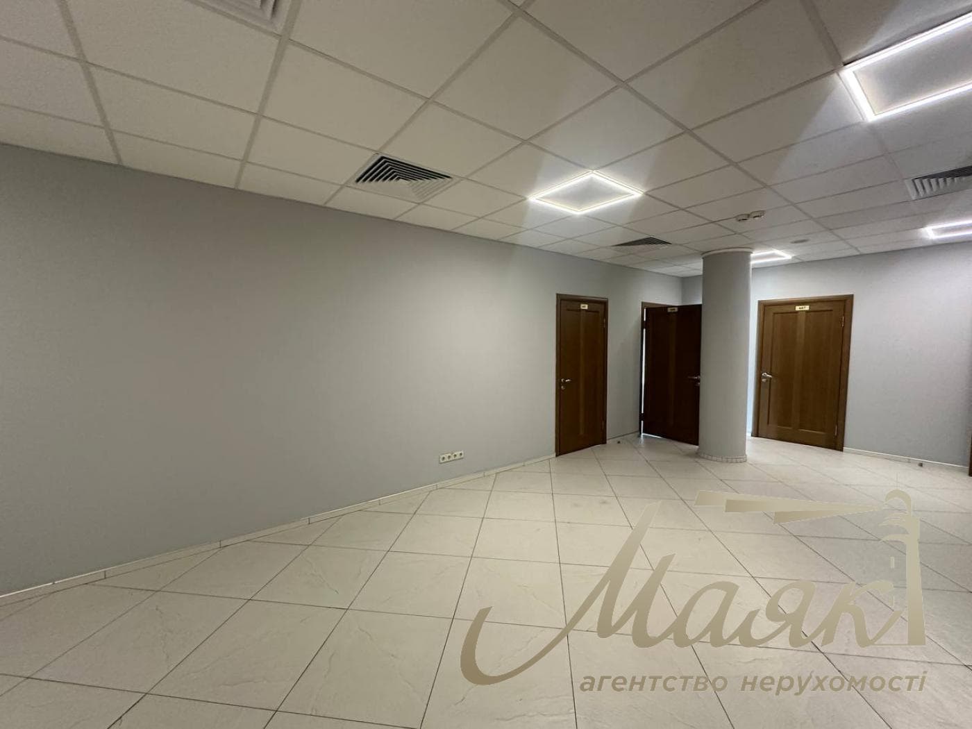 Оренда офісу площею 500 м² на провулку Крестовому, 2, Арсенальна.