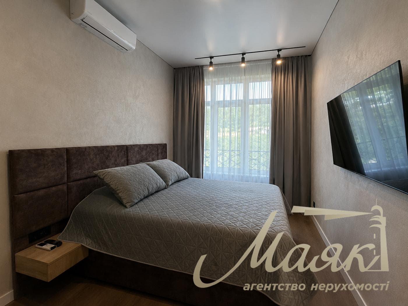Продаж квартири з новим ремонтом та відкритим балконом у ЖК «52 Жемчужина / Pechersk Plaza», вул. Михайла Бойчука, Печерськ