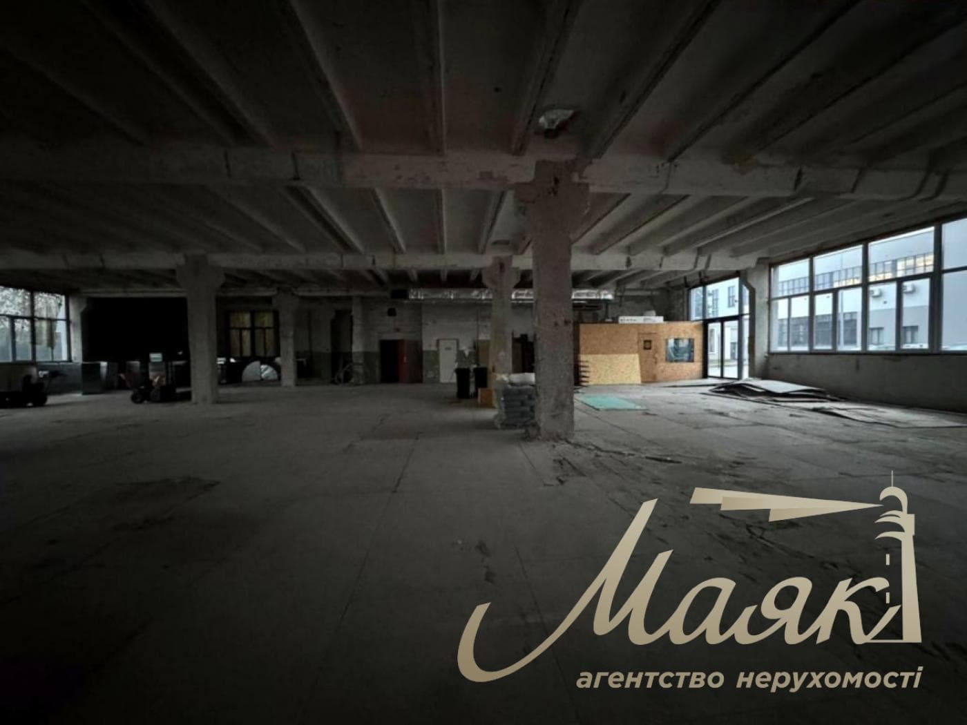 Аренда складского помещения 1500 м² ул. Лаврская, Верхний Печерск