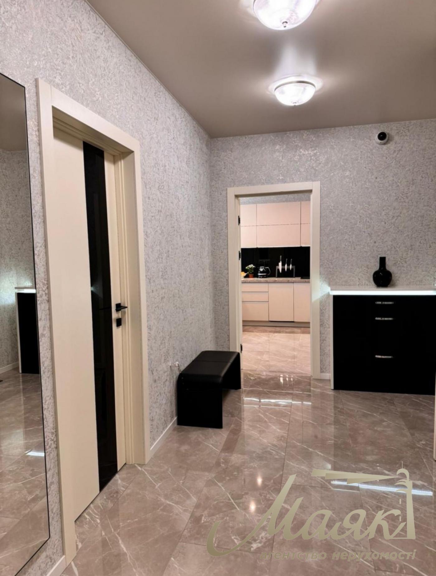 Rent 3-room apartment, "Hofmann House", Center, (There is always electricity)