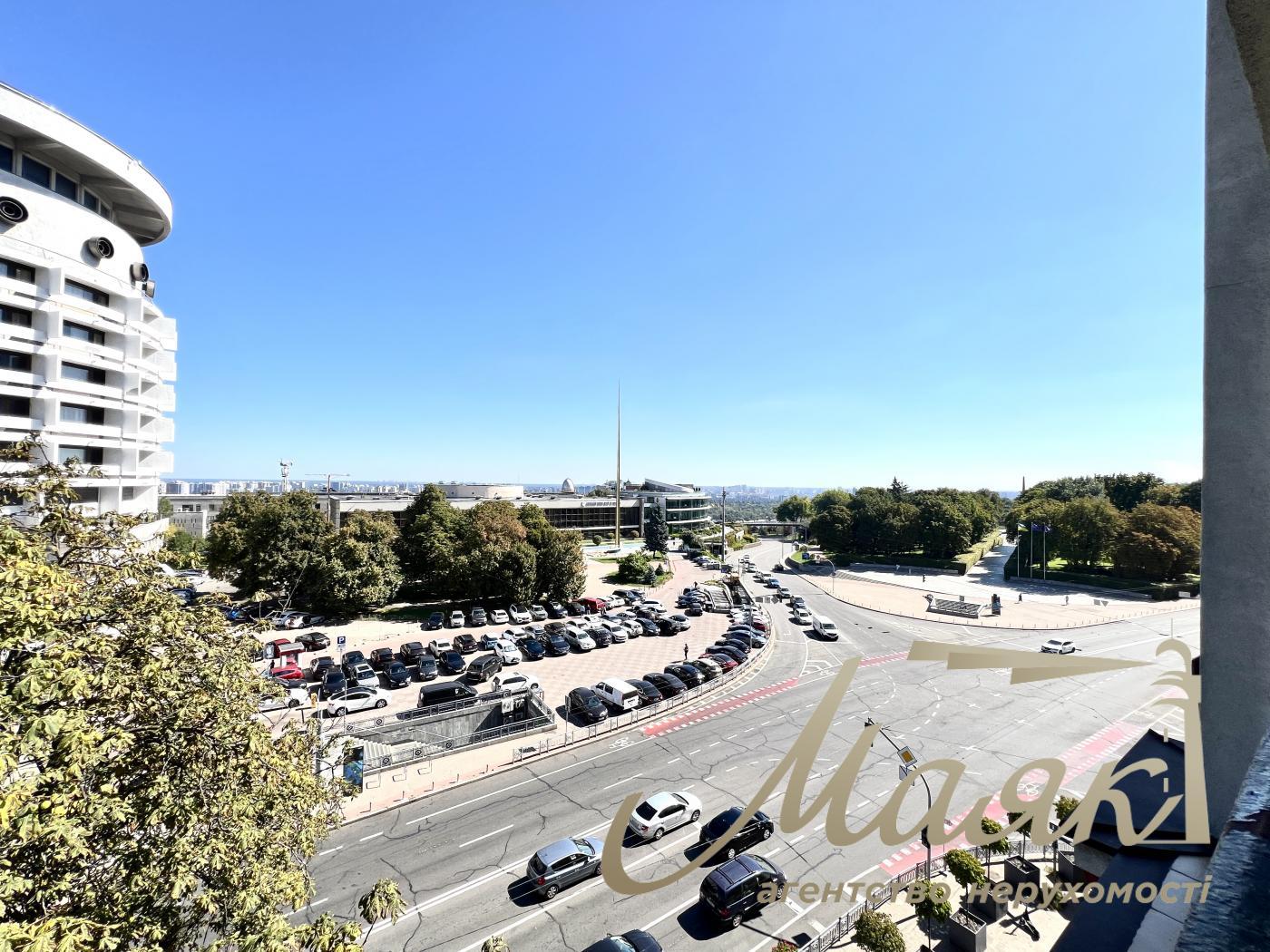 Office for rent 180m2, Ivan Mazepa street 16