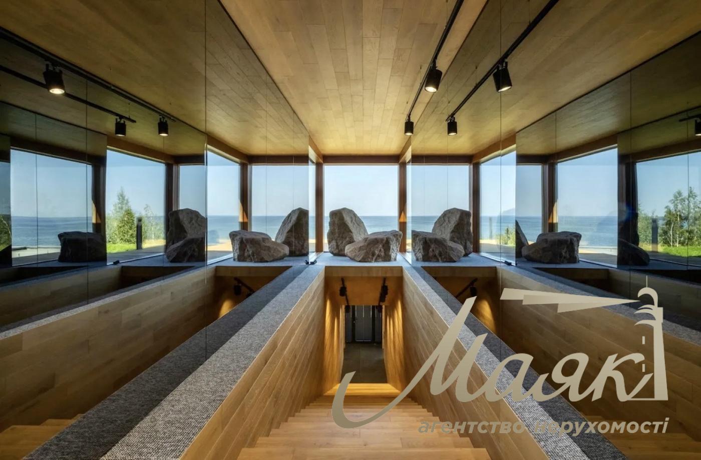 Продаж будинку Джеймса Бонда