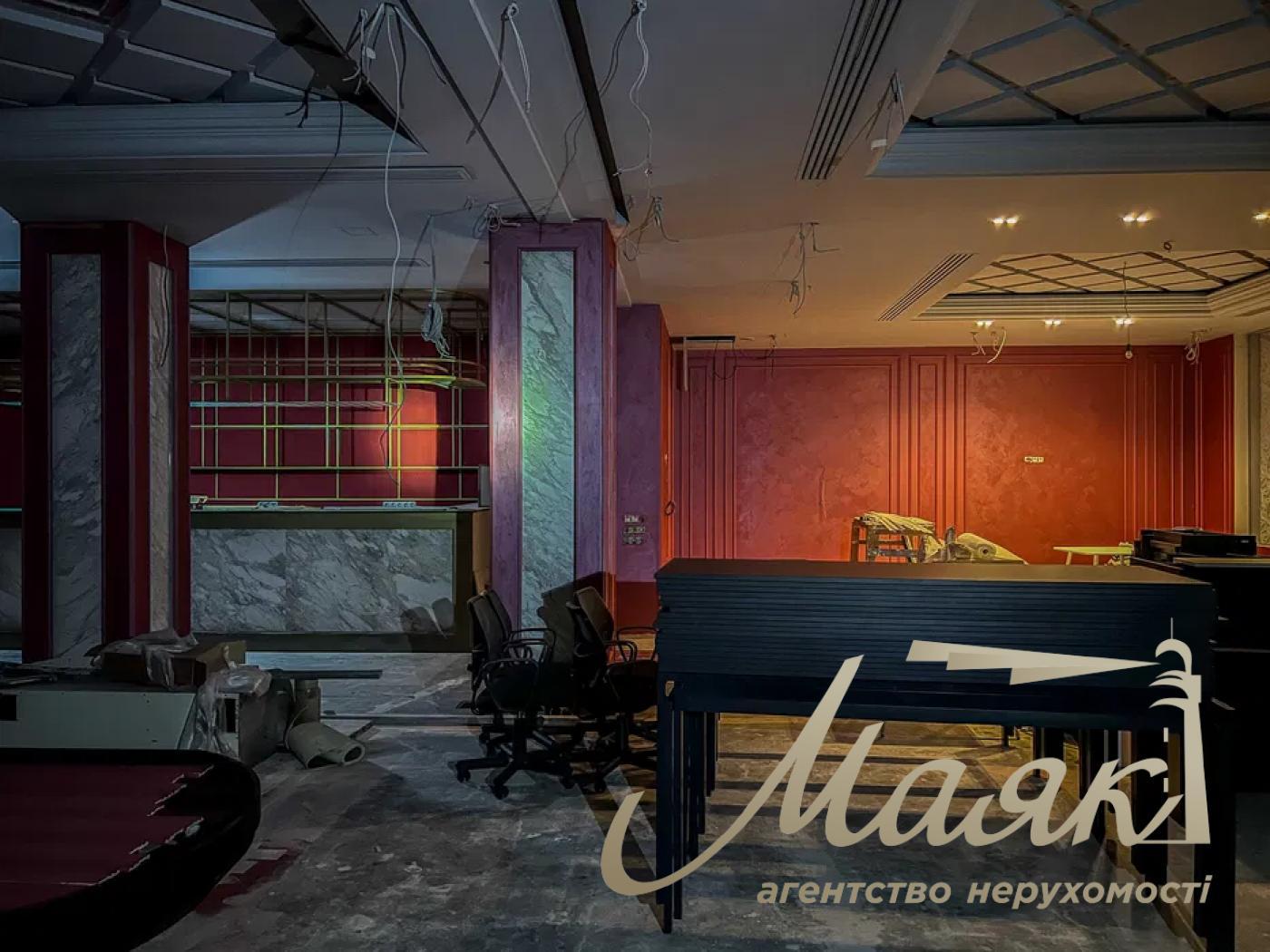 Commercial premises for rent 637m2 on Lesya Ukrainka 34, Pechersky district.
