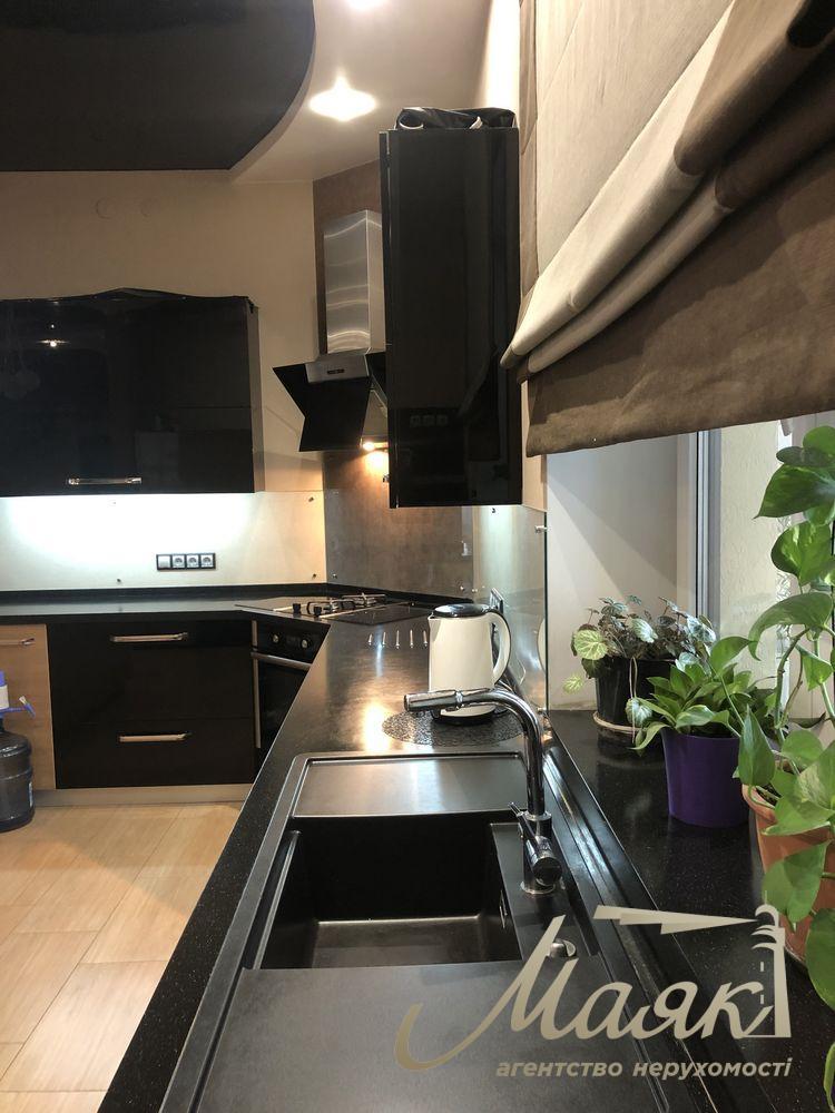 Rent a house 350m2 Osokorki, 1st East-far lane